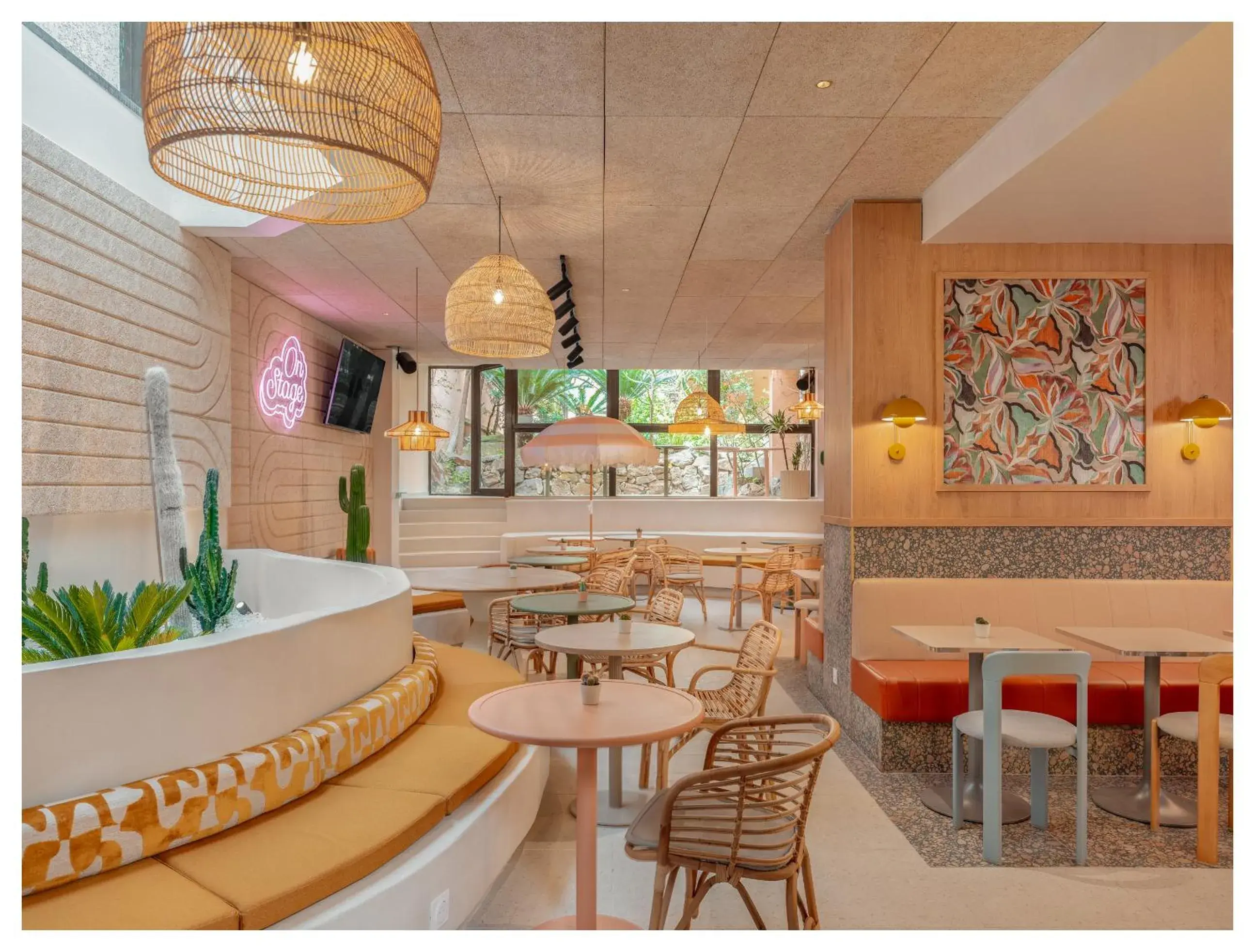 Restaurant/places to eat in Nice Pam Hotel Restaurant/places to eat in Nice Pam Hotel