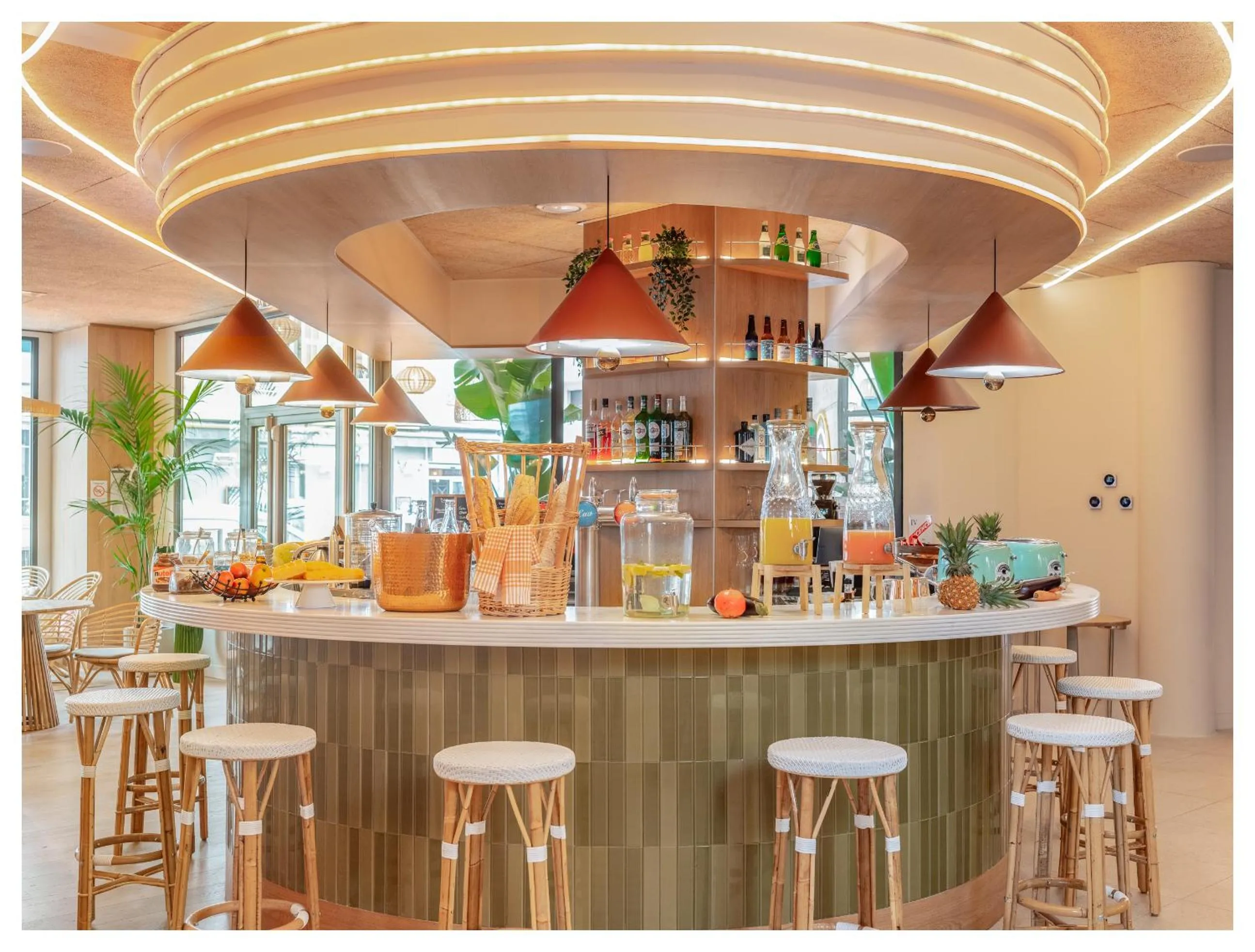 Nightclub / DJ in Nice Pam Hotel