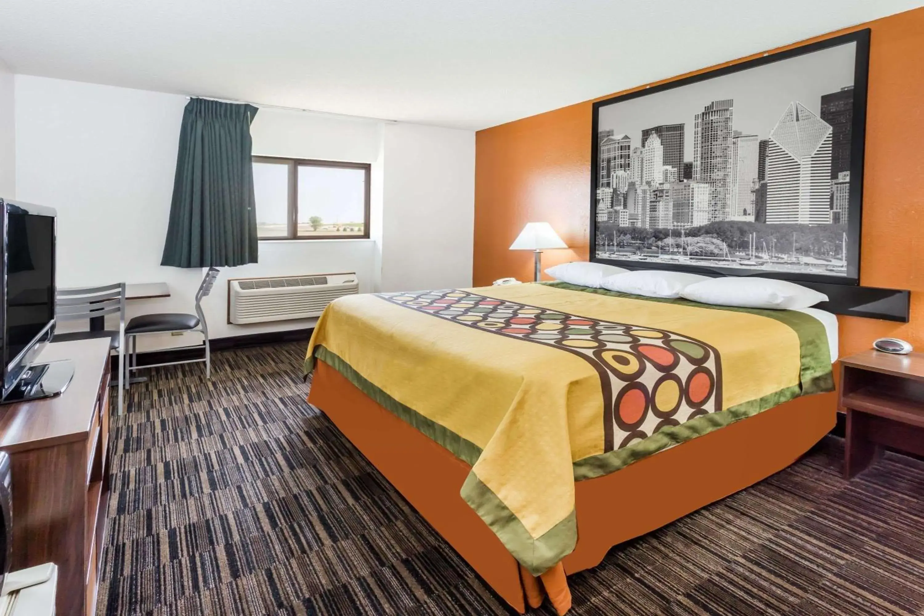 Photo of the whole room, Bed in Super 8 by Wyndham Dixon Photo of the whole room, Bed in Super 8 by Wyndham Dixon