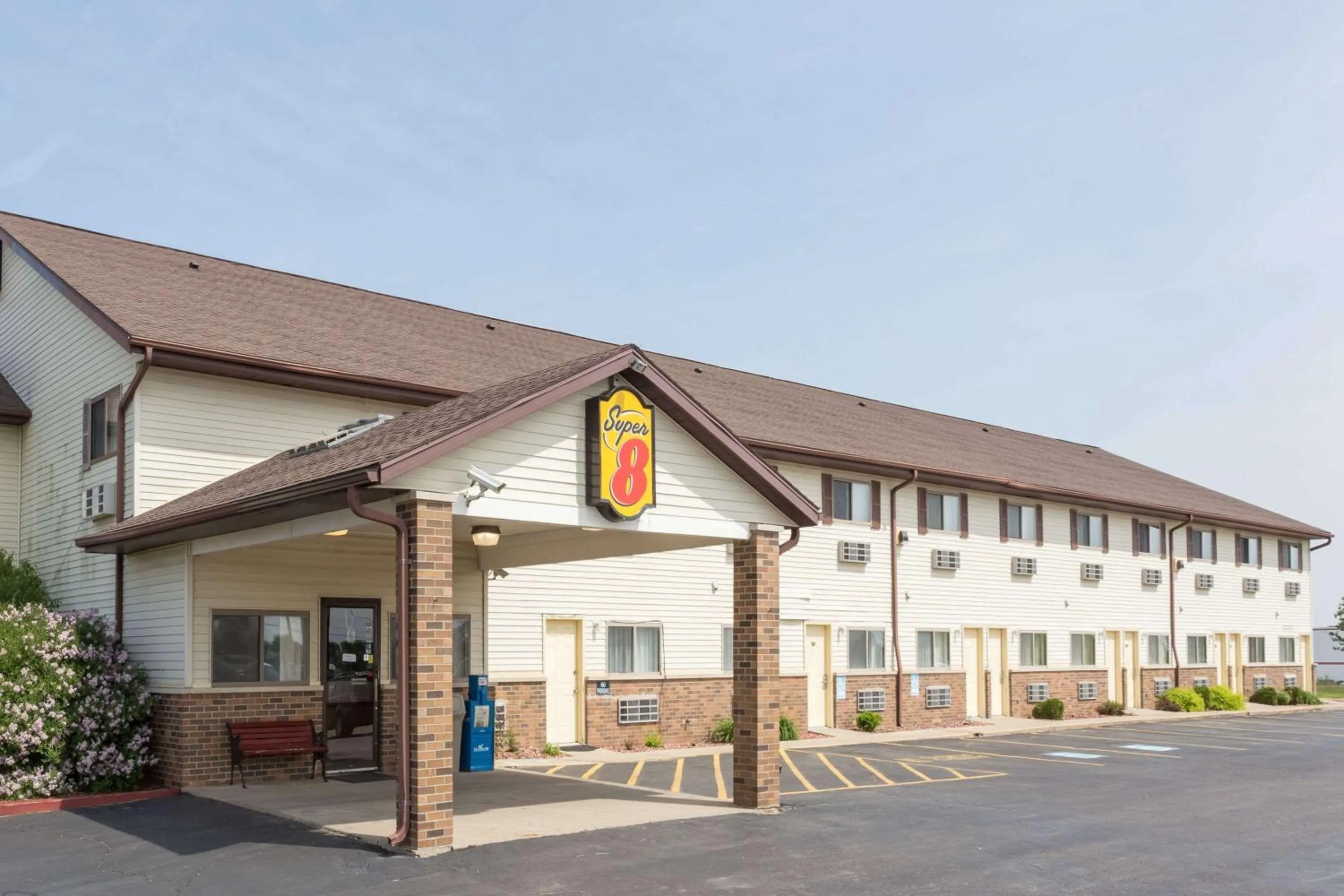 Property building in Super 8 by Wyndham Dixon