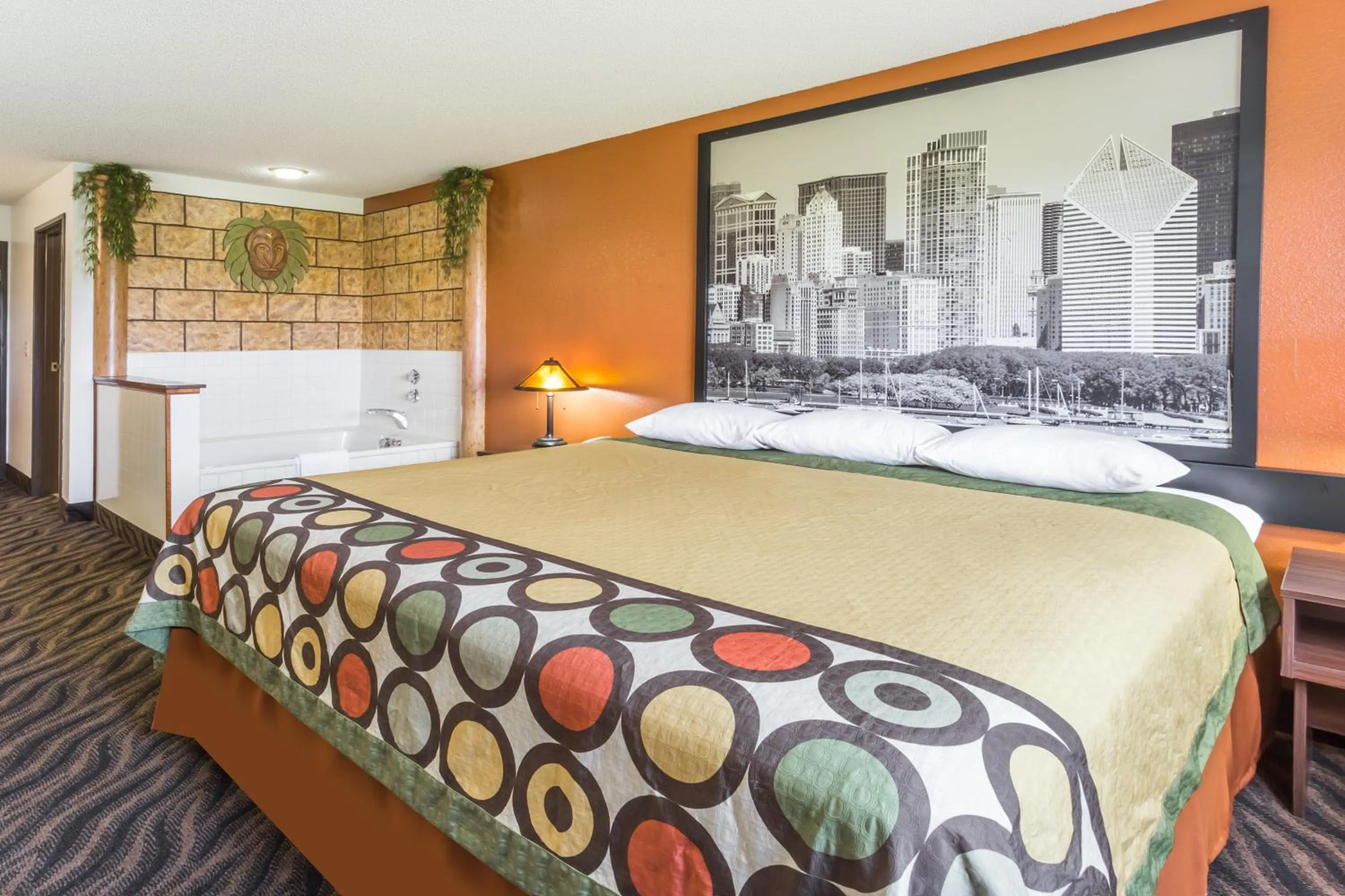 Shower, Bed in Super 8 by Wyndham Dixon