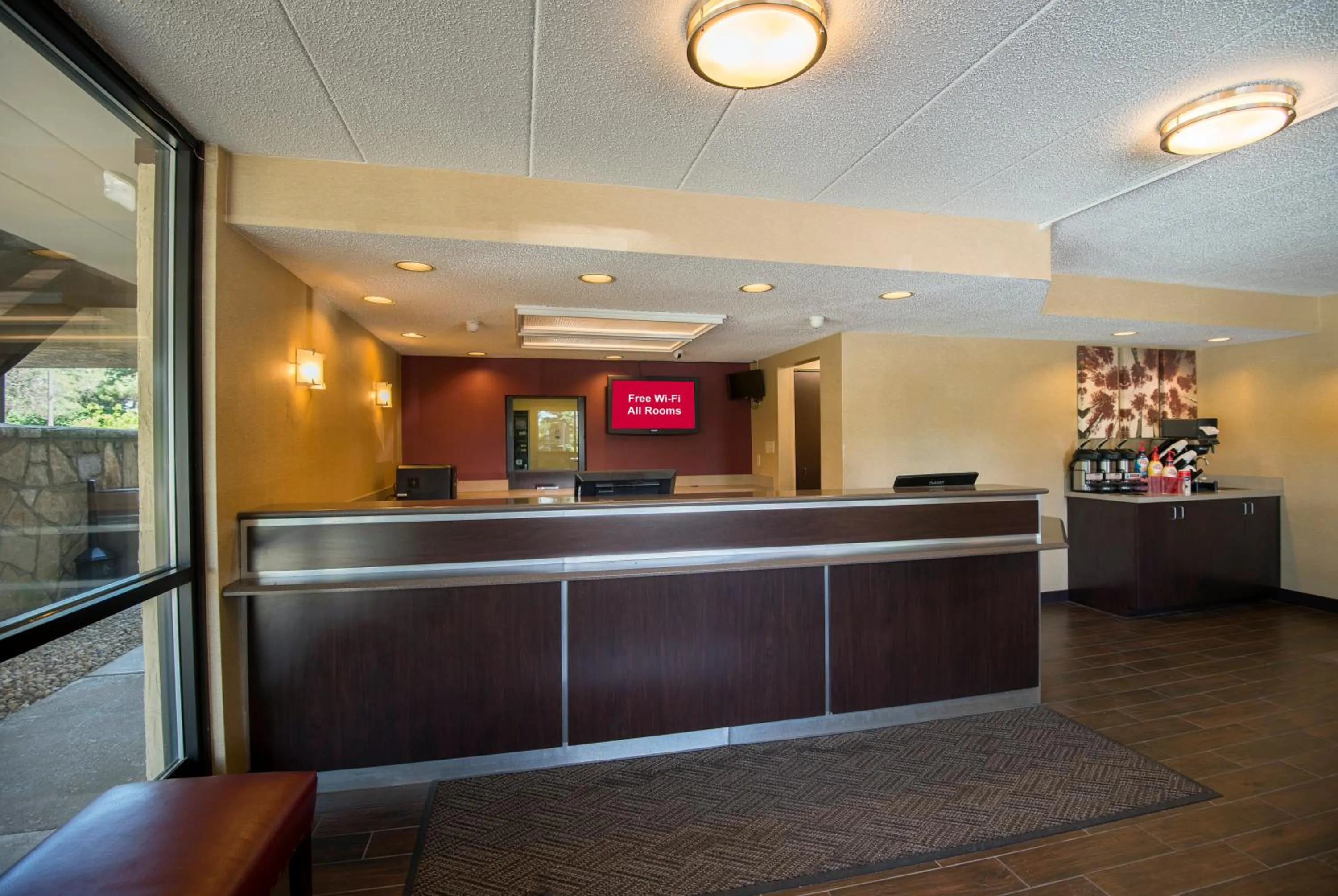Lobby or reception in Red Roof Inn PLUS+ Chicago - Willowbrook
