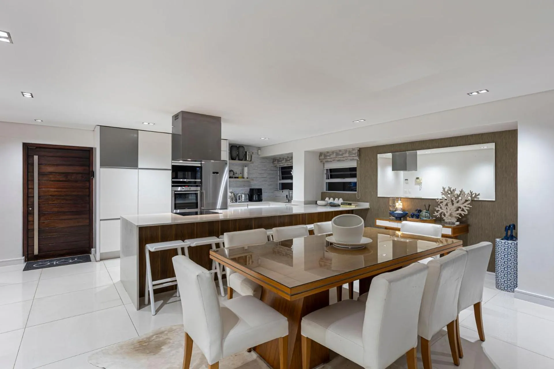 Clifton YOLO Spaces - Clifton Beachfront Penthouse