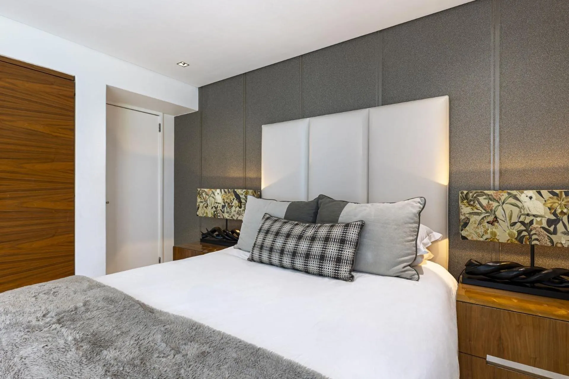 Bed in Clifton YOLO Spaces - Clifton Beachfront Penthouse