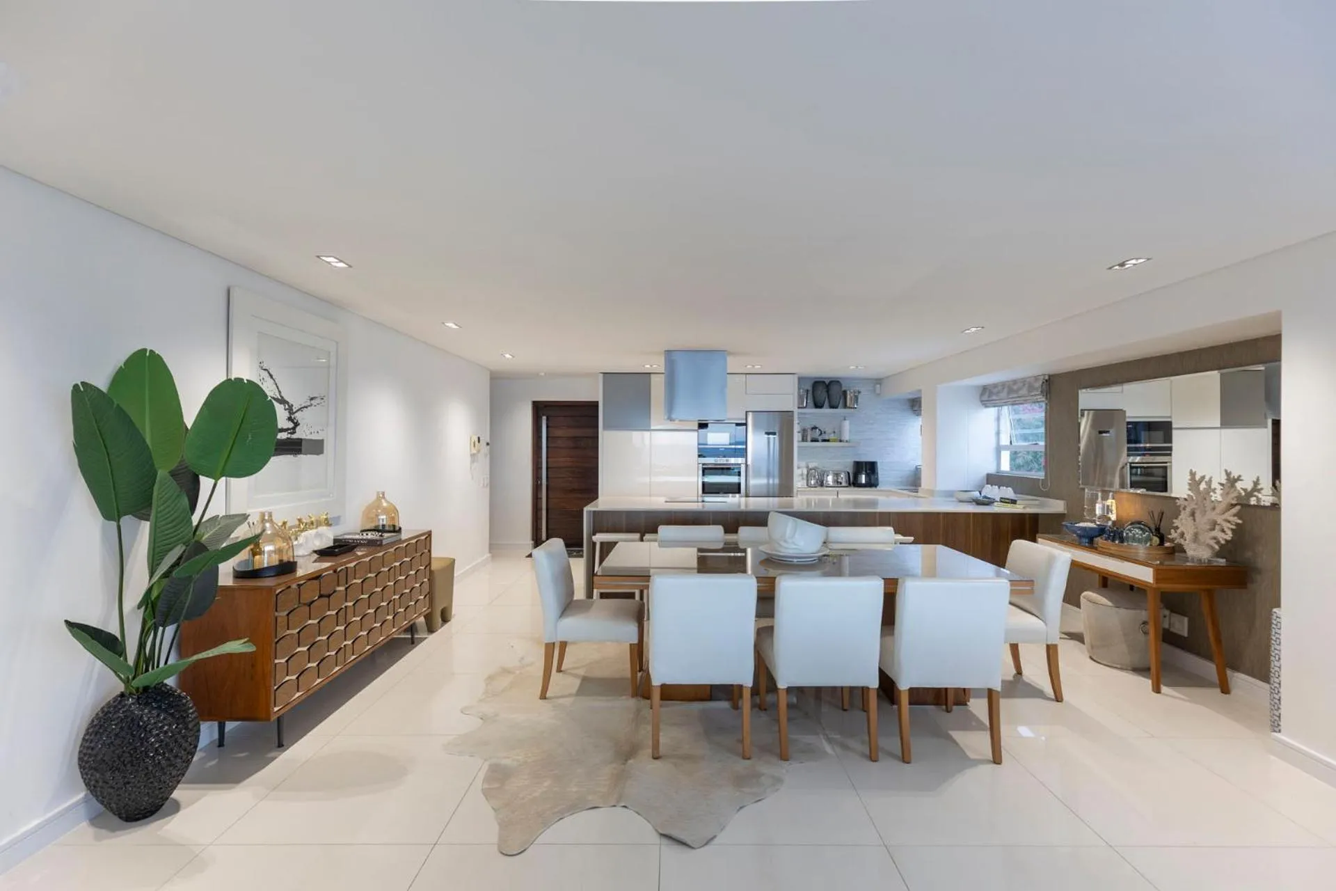 Clifton YOLO Spaces - Clifton Beachfront Penthouse