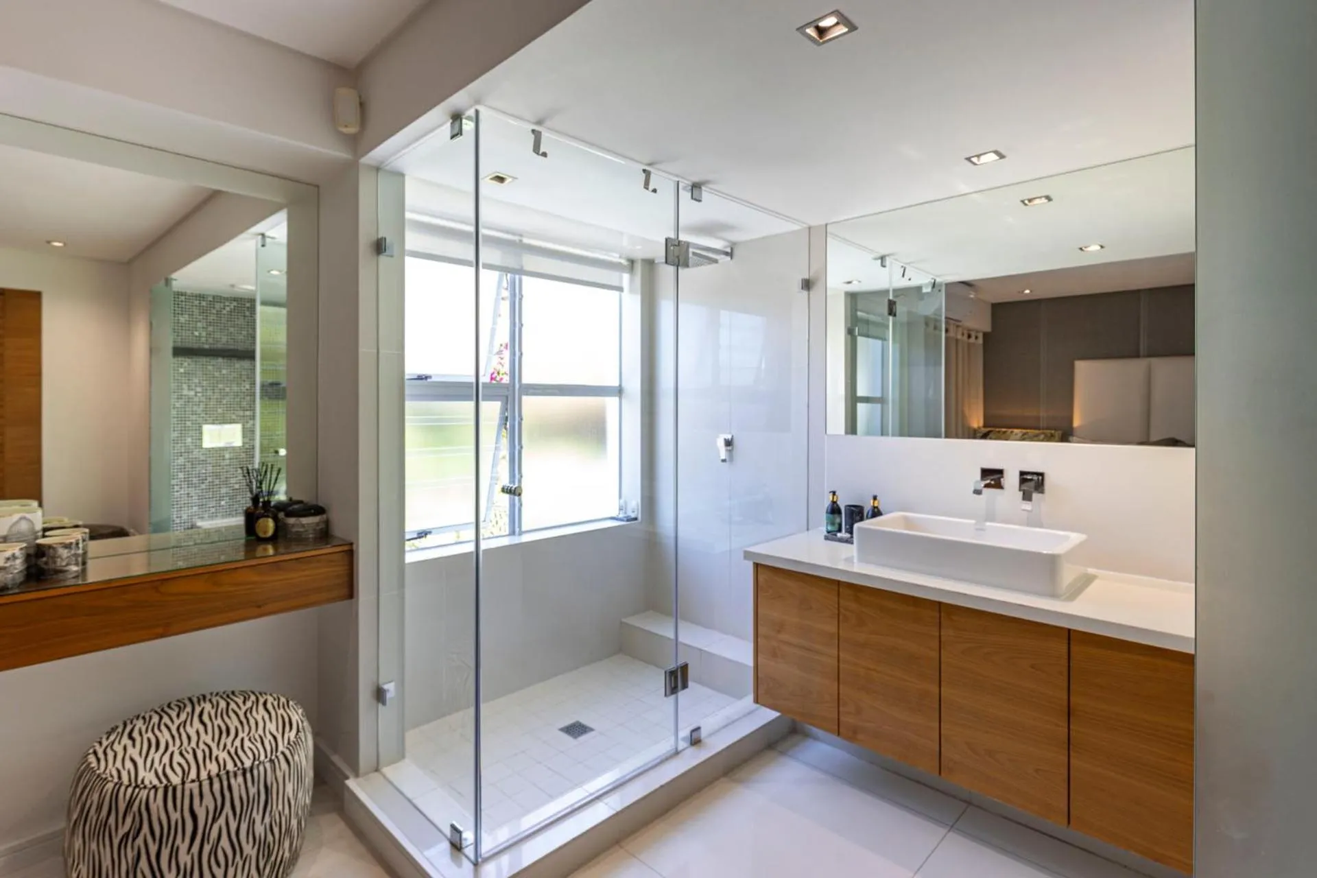 Clifton YOLO Spaces - Clifton Beachfront Penthouse