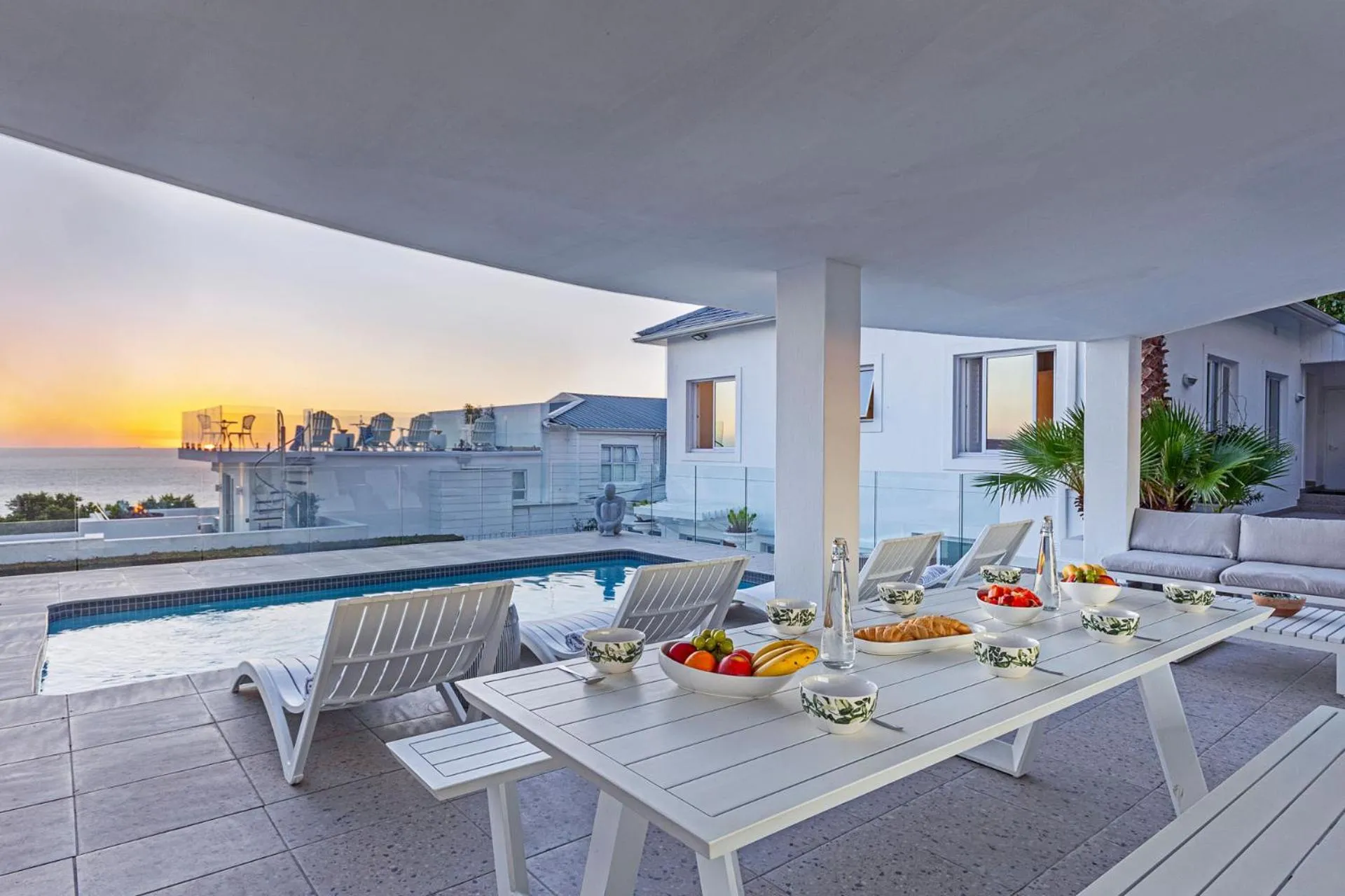 Clifton YOLO Spaces - Clifton Beachfront Penthouse