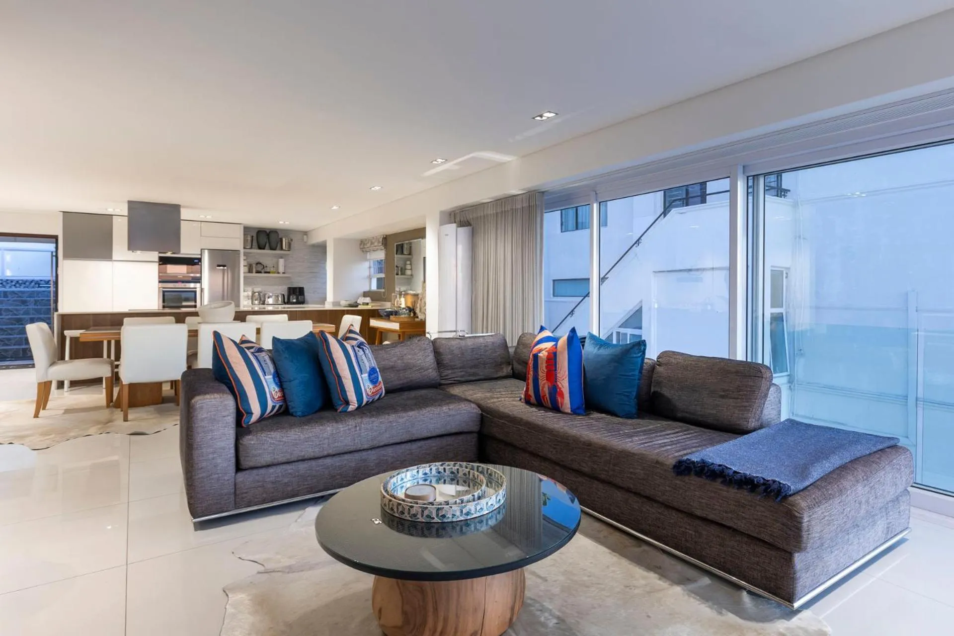 Clifton YOLO Spaces - Clifton Beachfront Penthouse