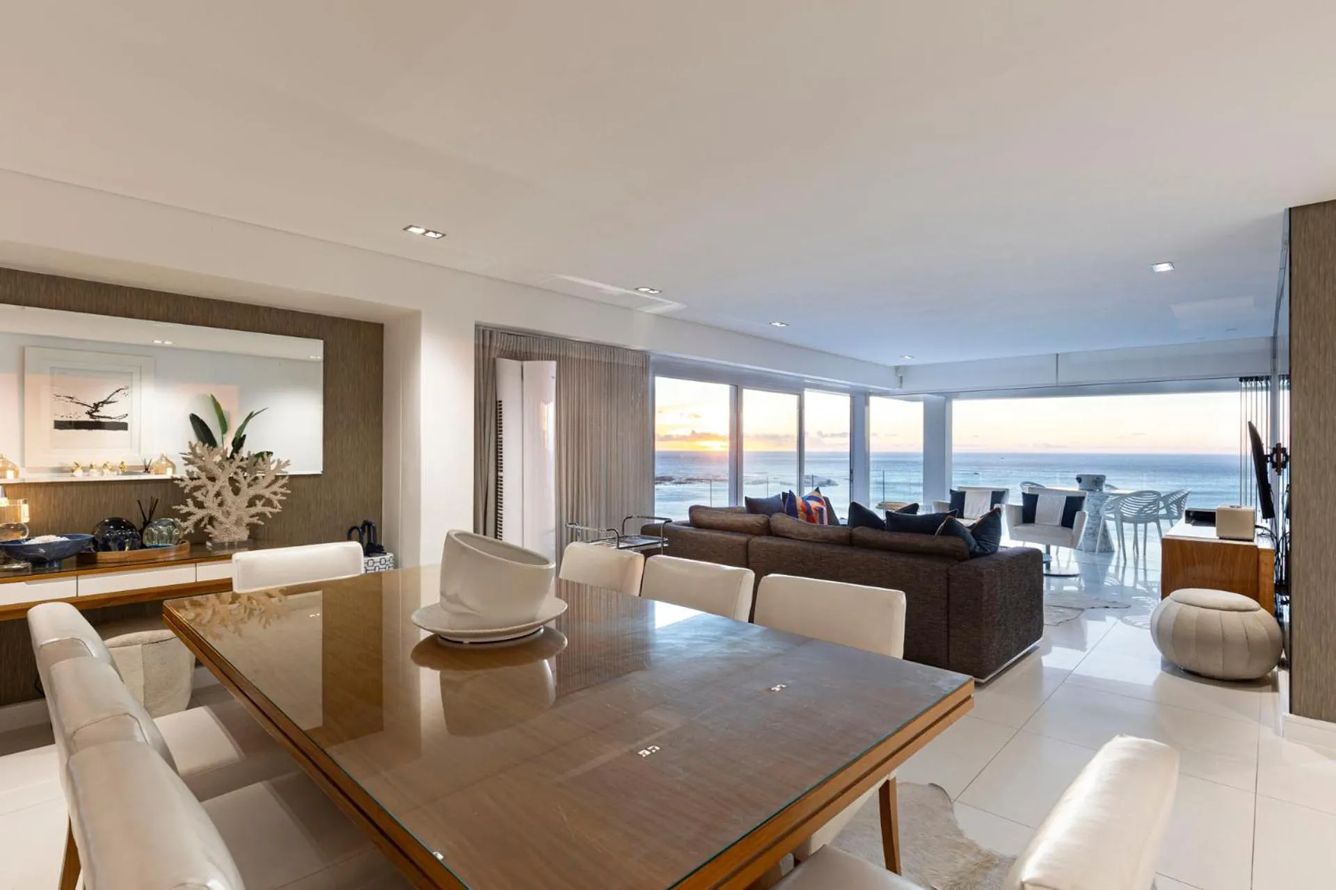 Clifton YOLO Spaces - Clifton Beachfront Penthouse