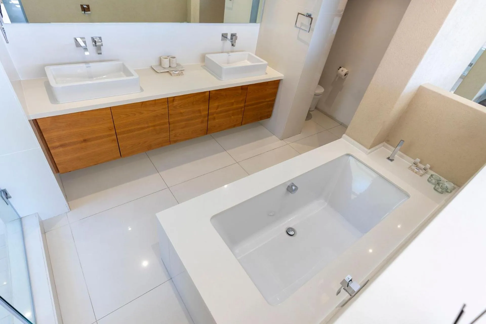 Clifton YOLO Spaces - Clifton Beachfront Penthouse