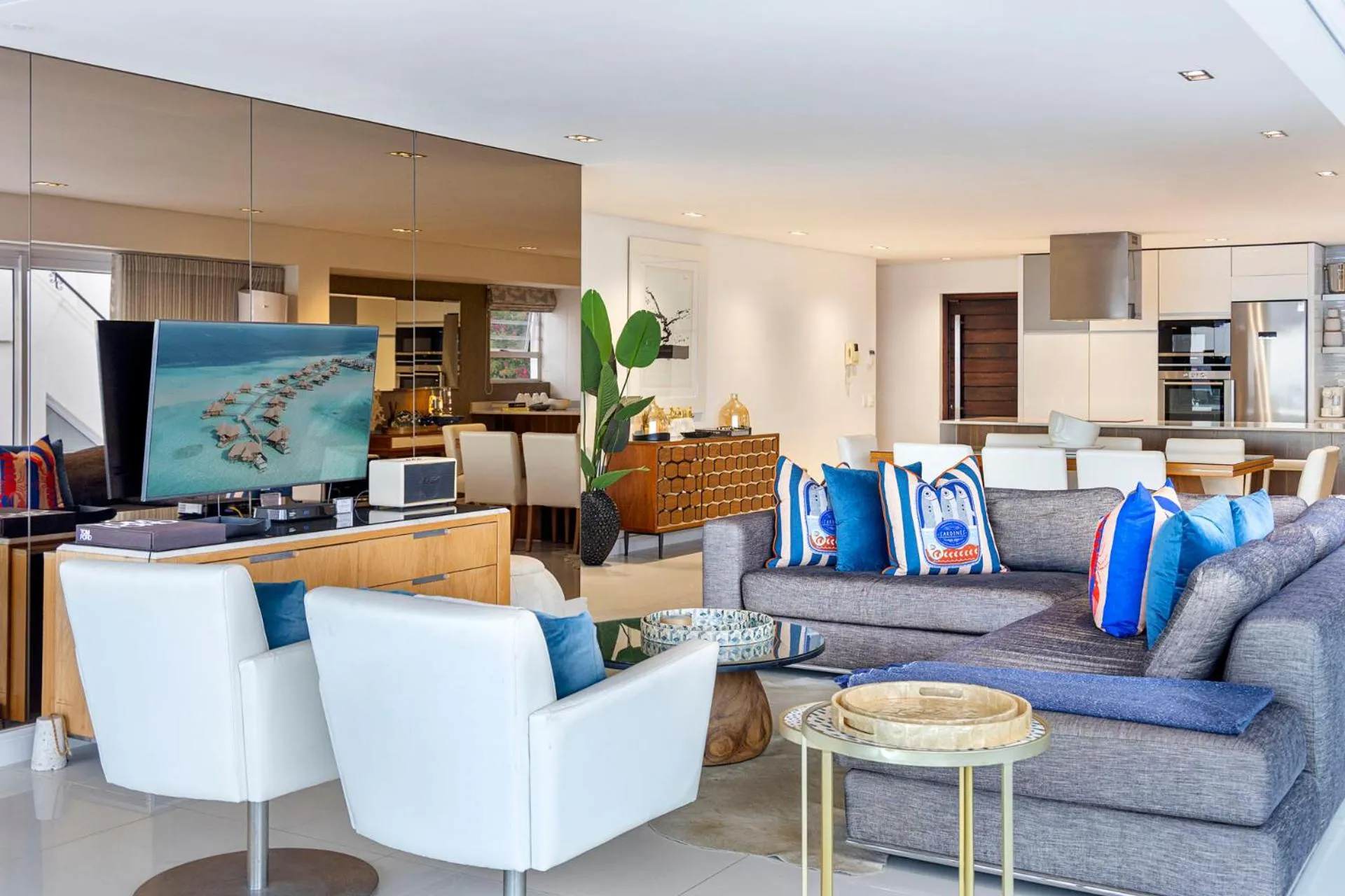 Clifton YOLO Spaces - Clifton Beachfront Penthouse