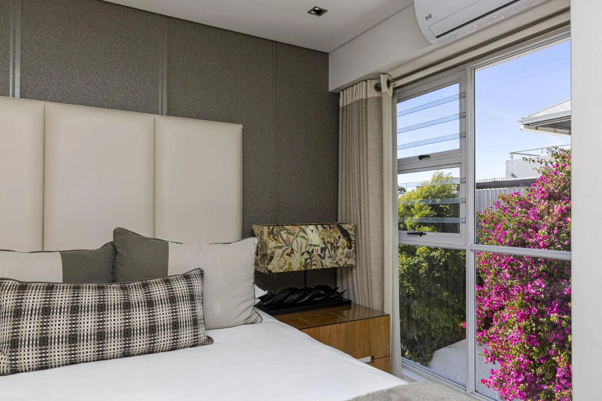 Bed in Clifton YOLO Spaces - Clifton Beachfront Penthouse