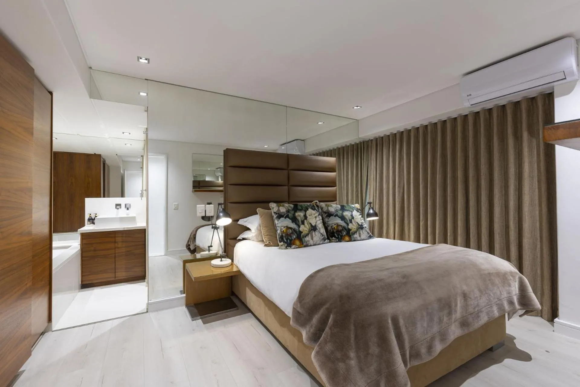 Bed in Clifton YOLO Spaces - Clifton Beachfront Penthouse