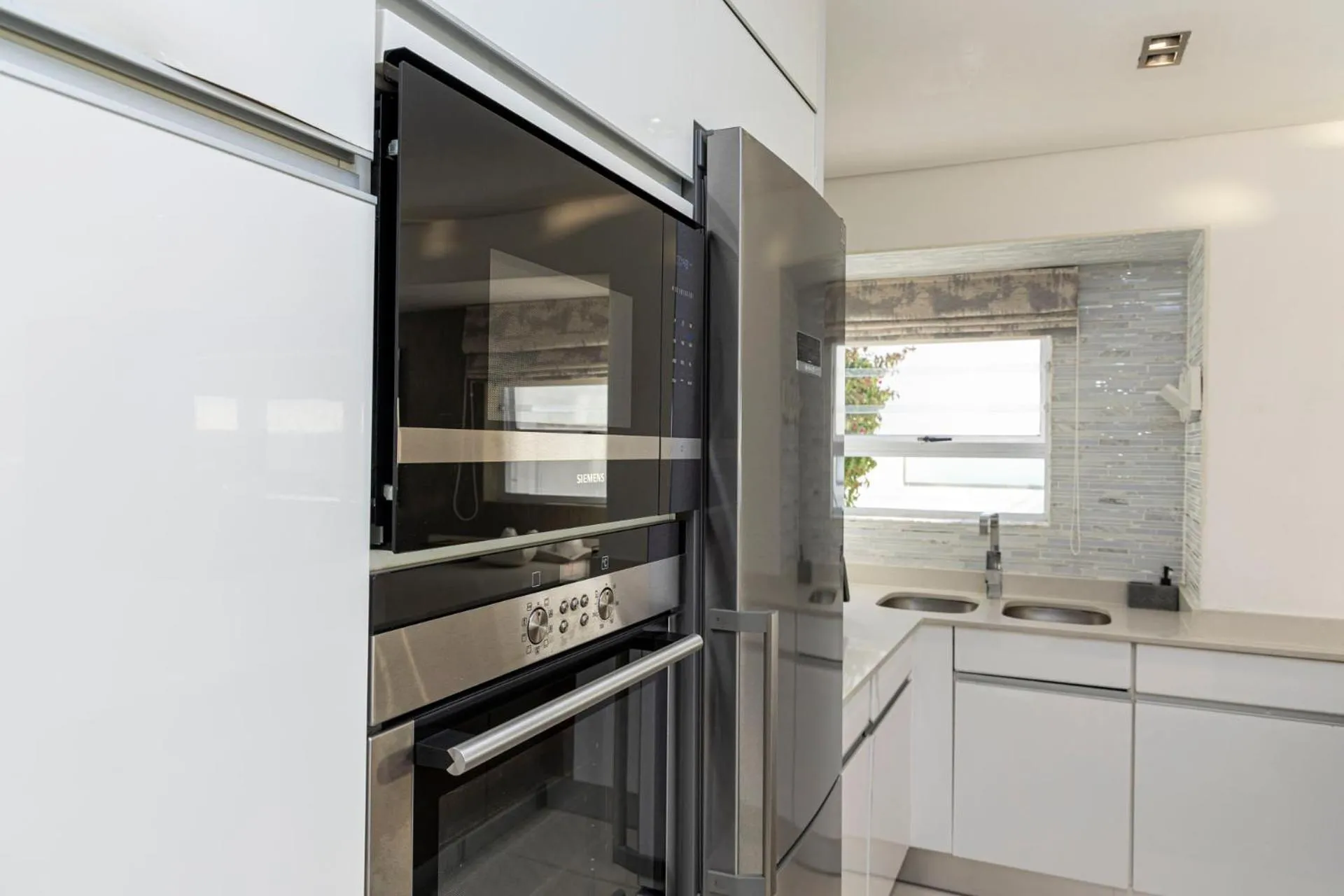 Clifton YOLO Spaces - Clifton Beachfront Penthouse