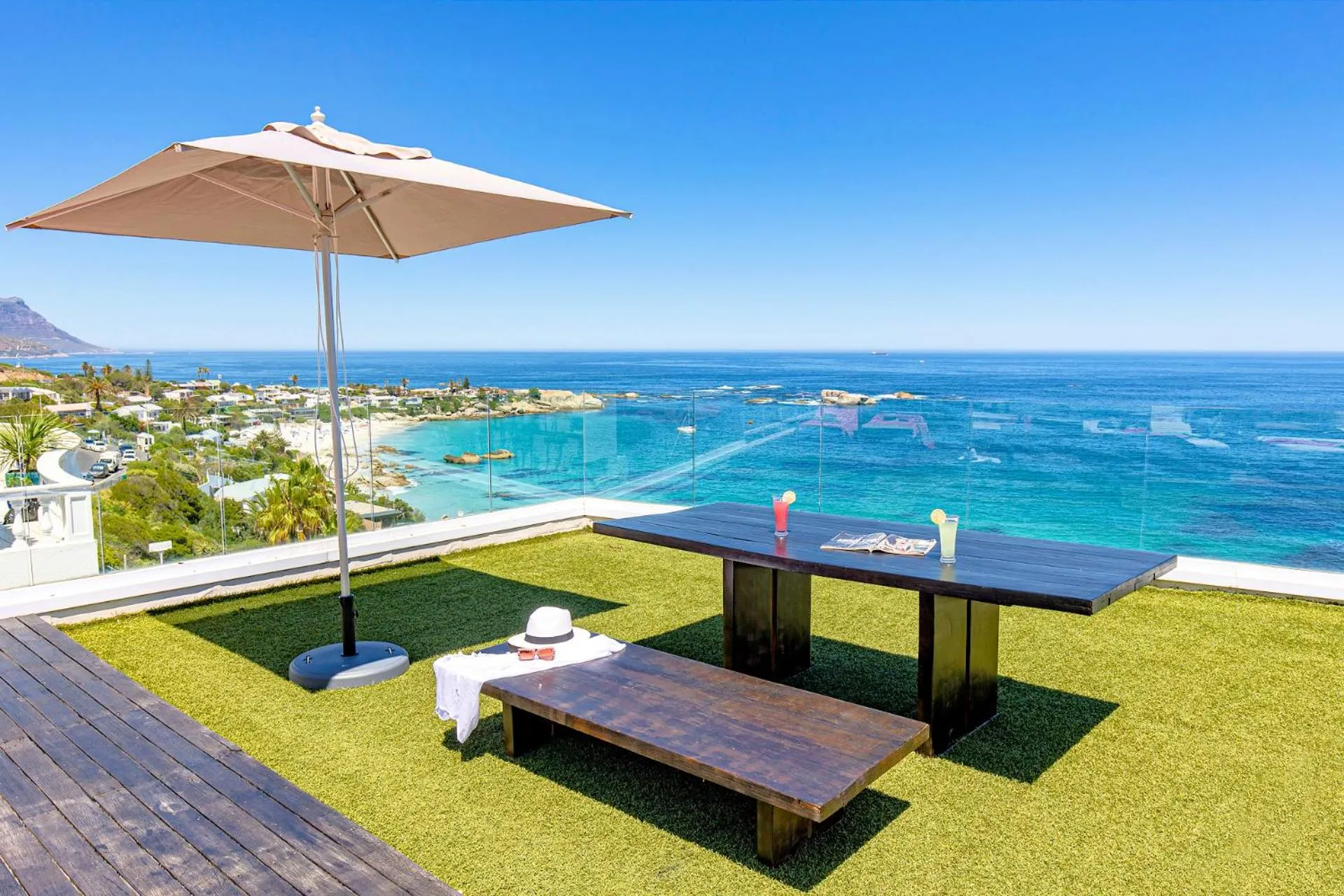 Clifton YOLO Spaces - Clifton Beachfront Penthouse
