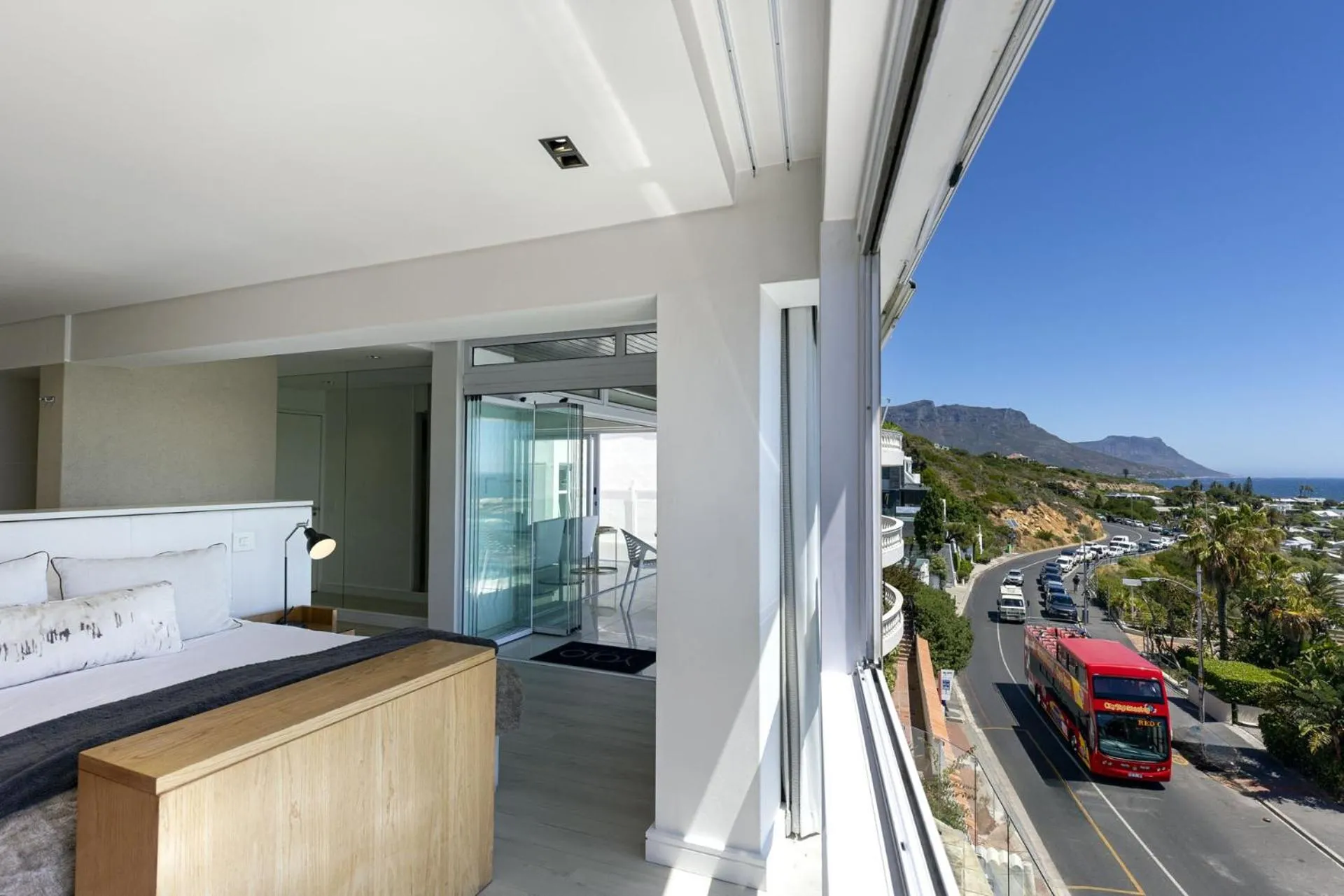 Clifton YOLO Spaces - Clifton Beachfront Penthouse