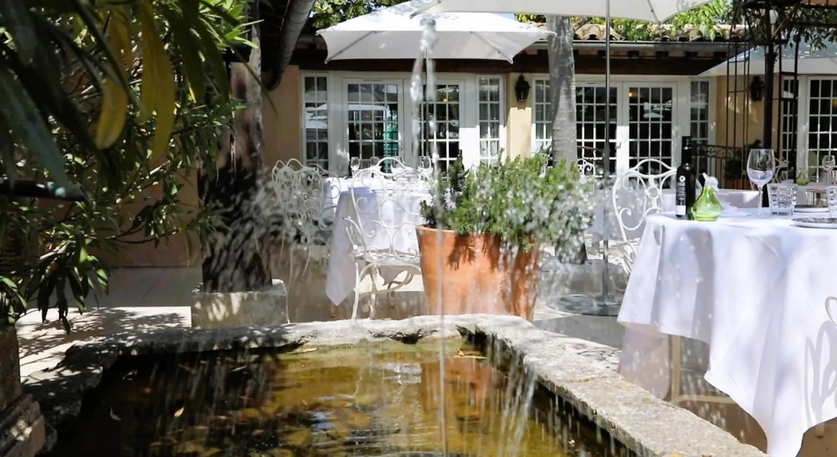 Patio in Auberge de Cassagne & Spa