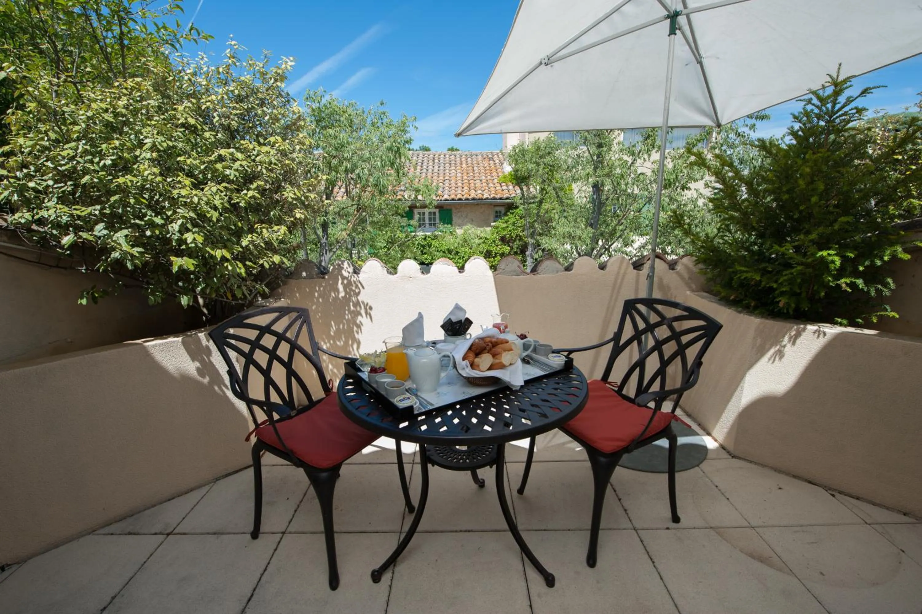 Balcony/Terrace in Auberge de Cassagne & Spa