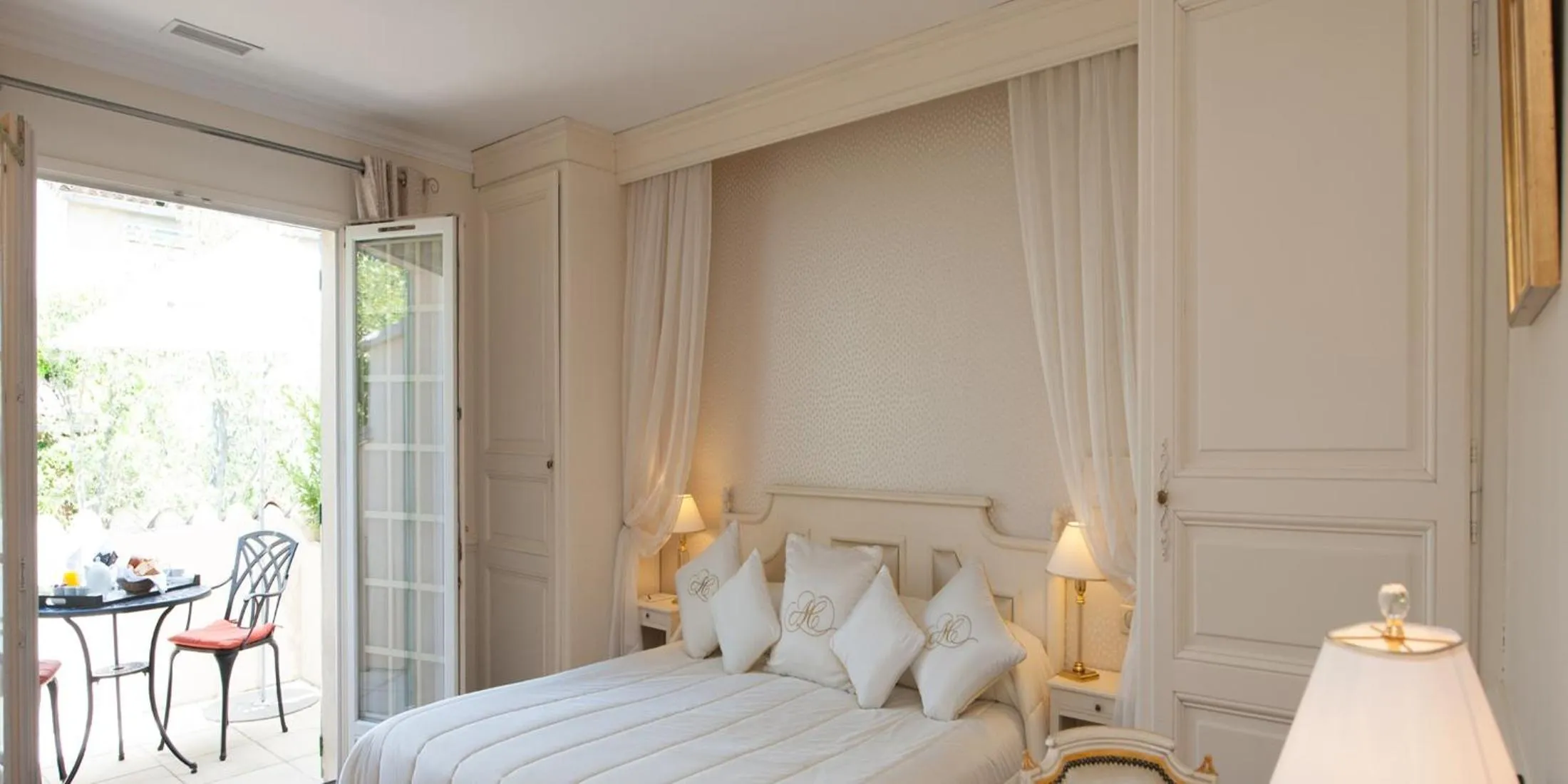 Bedroom, Bed in Auberge de Cassagne & Spa