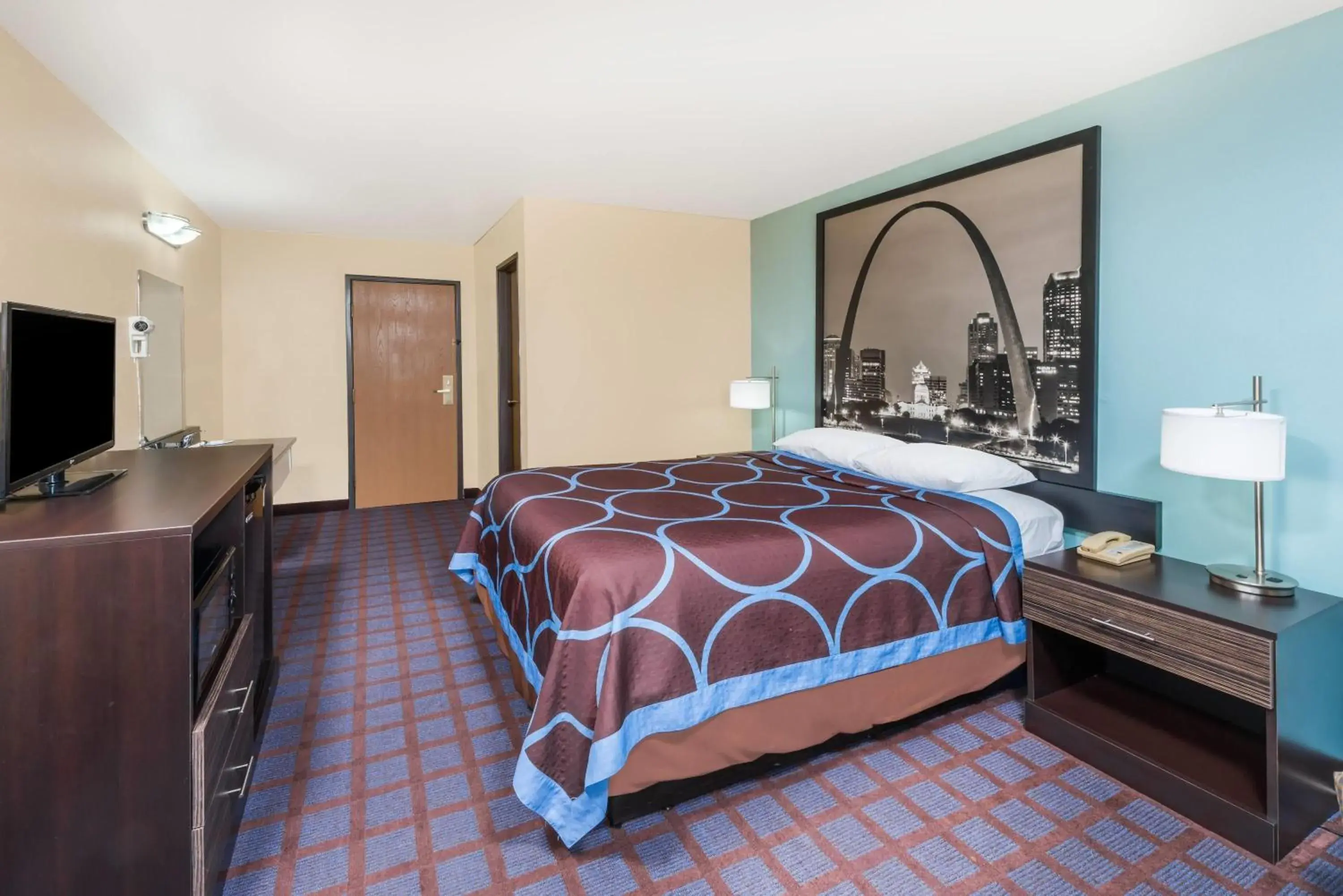 Photo of the whole room, Bed in Super 8 by Wyndham Okawville Photo of the whole room, Bed in Super 8 by Wyndham Okawville