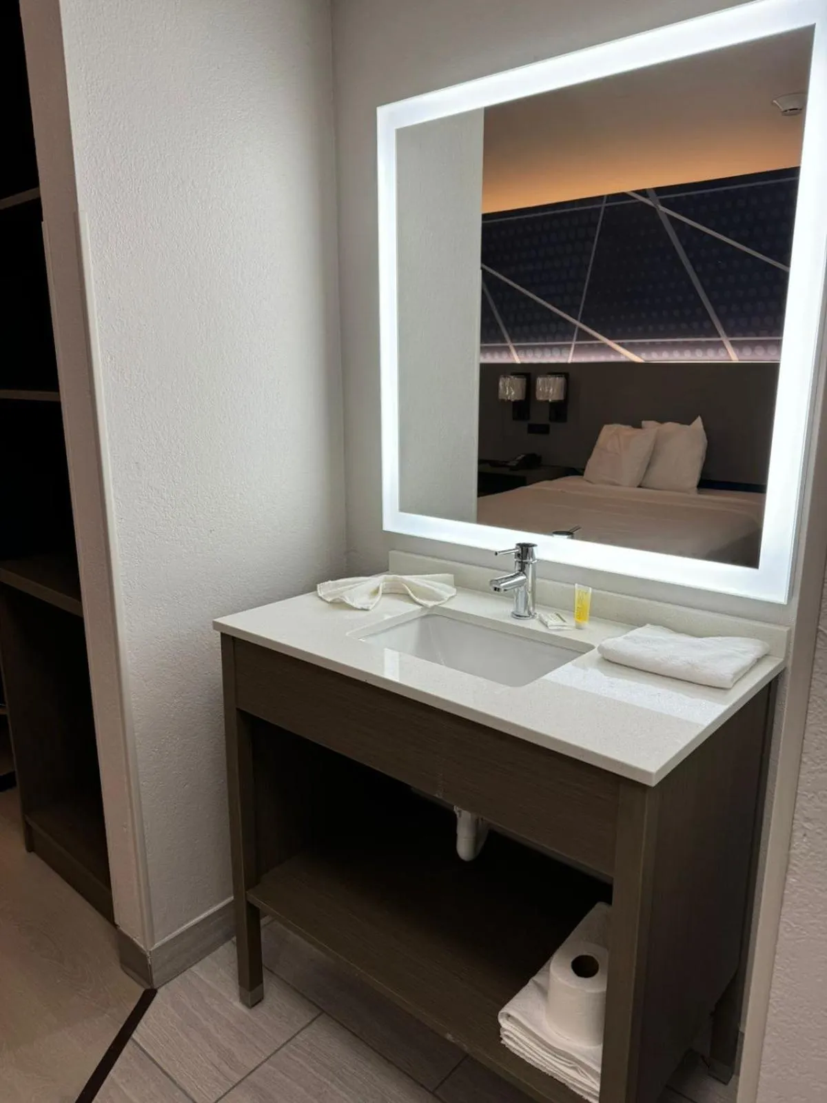 Halsted Inn and Suites Harvey - Chicago Southland