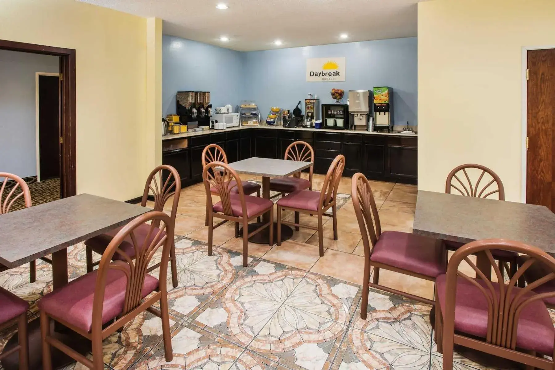 Breakfast, Restaurant/Places to Eat in Days Inn & Suites by Wyndham Harvey / Chicago Southland