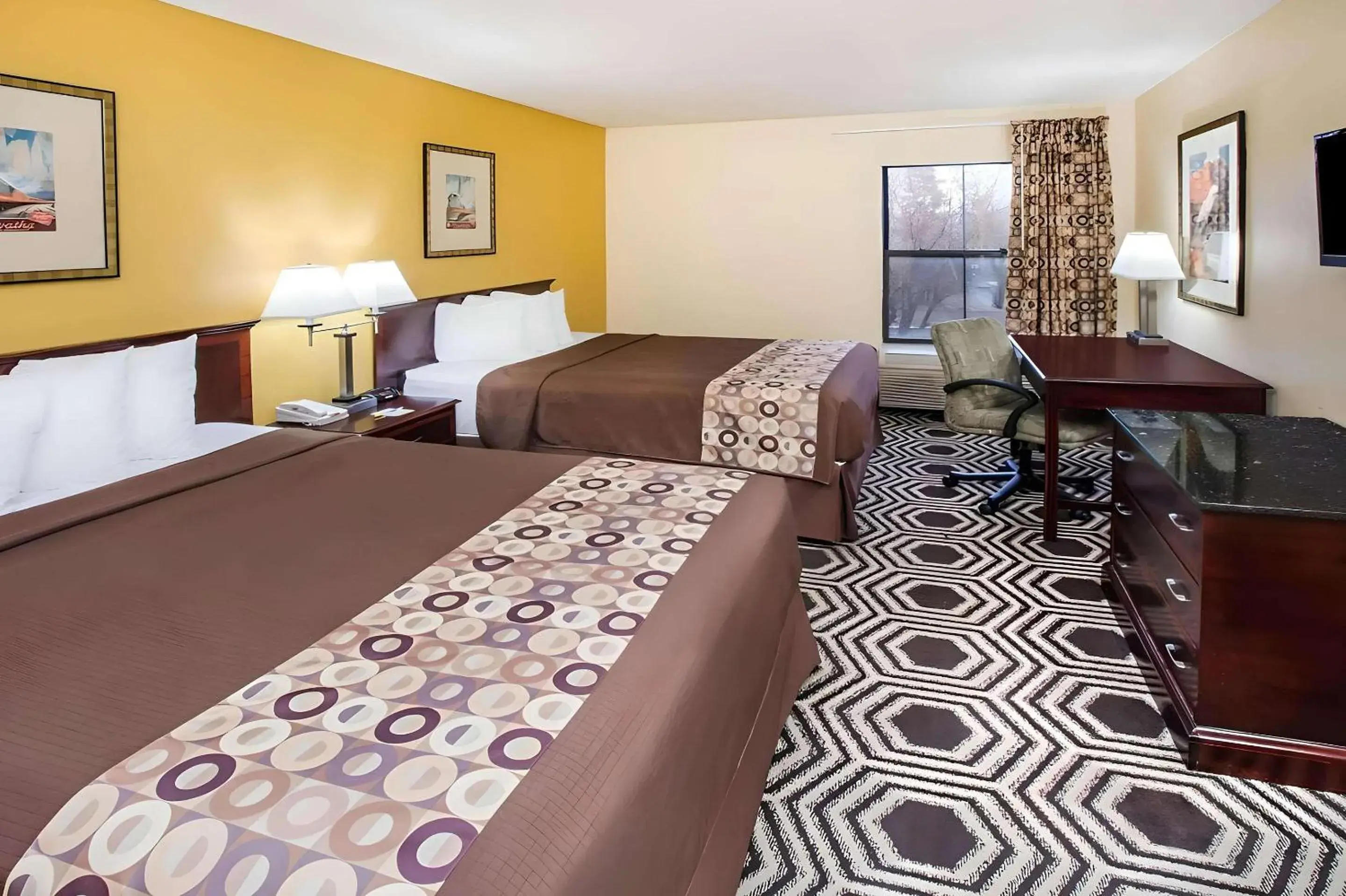 Bedroom in Halsted Inn and Suites Harvey - Chicago Southland Bedroom in Halsted Inn and Suites Harvey - Chicago Southland