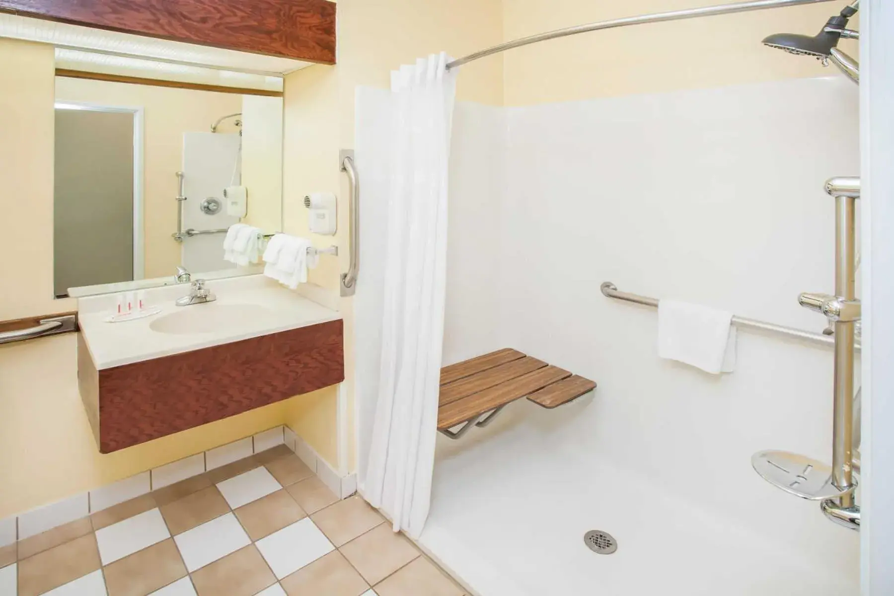 Shower, Bathroom in Days Inn & Suites by Wyndham Harvey / Chicago Southland