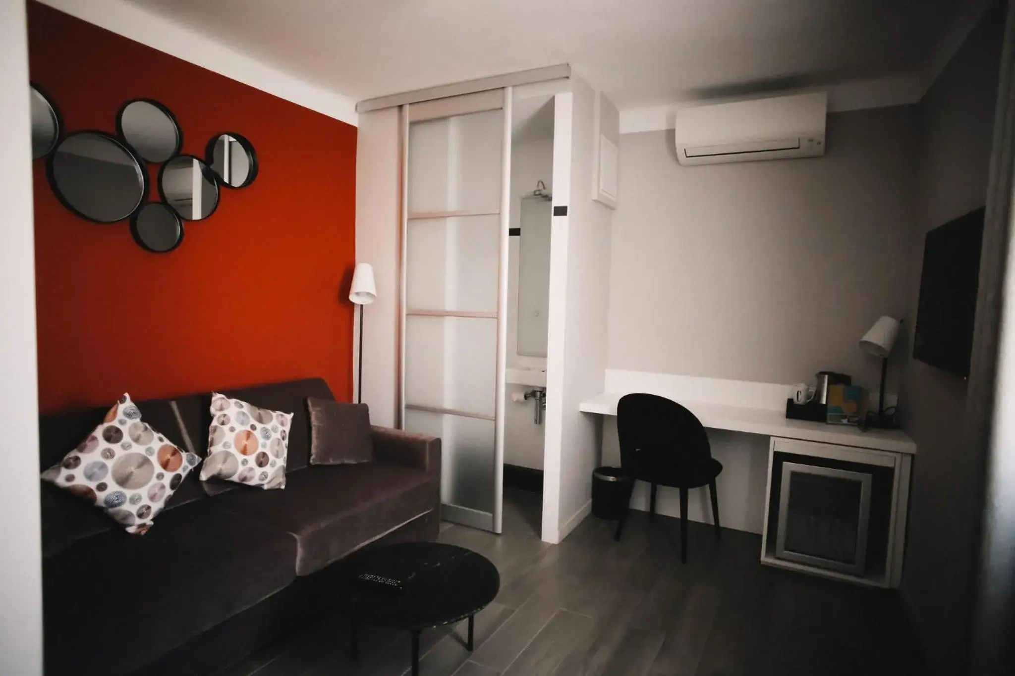 Bedroom in Best Western Plus La Corniche Bedroom in Best Western Plus La Corniche