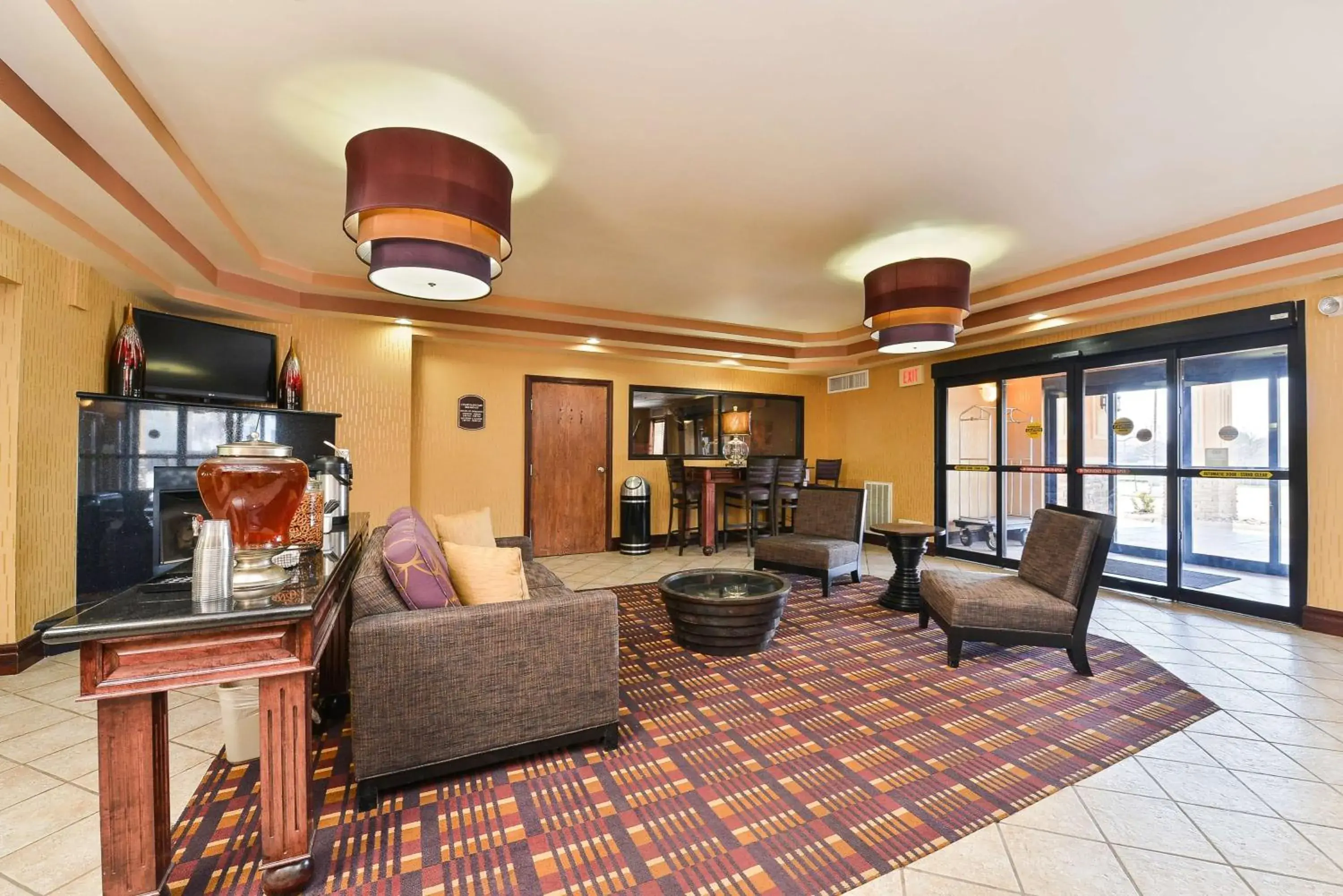 Lobby or reception in Best Western Plus Midwest Inn & Suites Lobby or reception in Best Western Plus Midwest Inn & Suites
