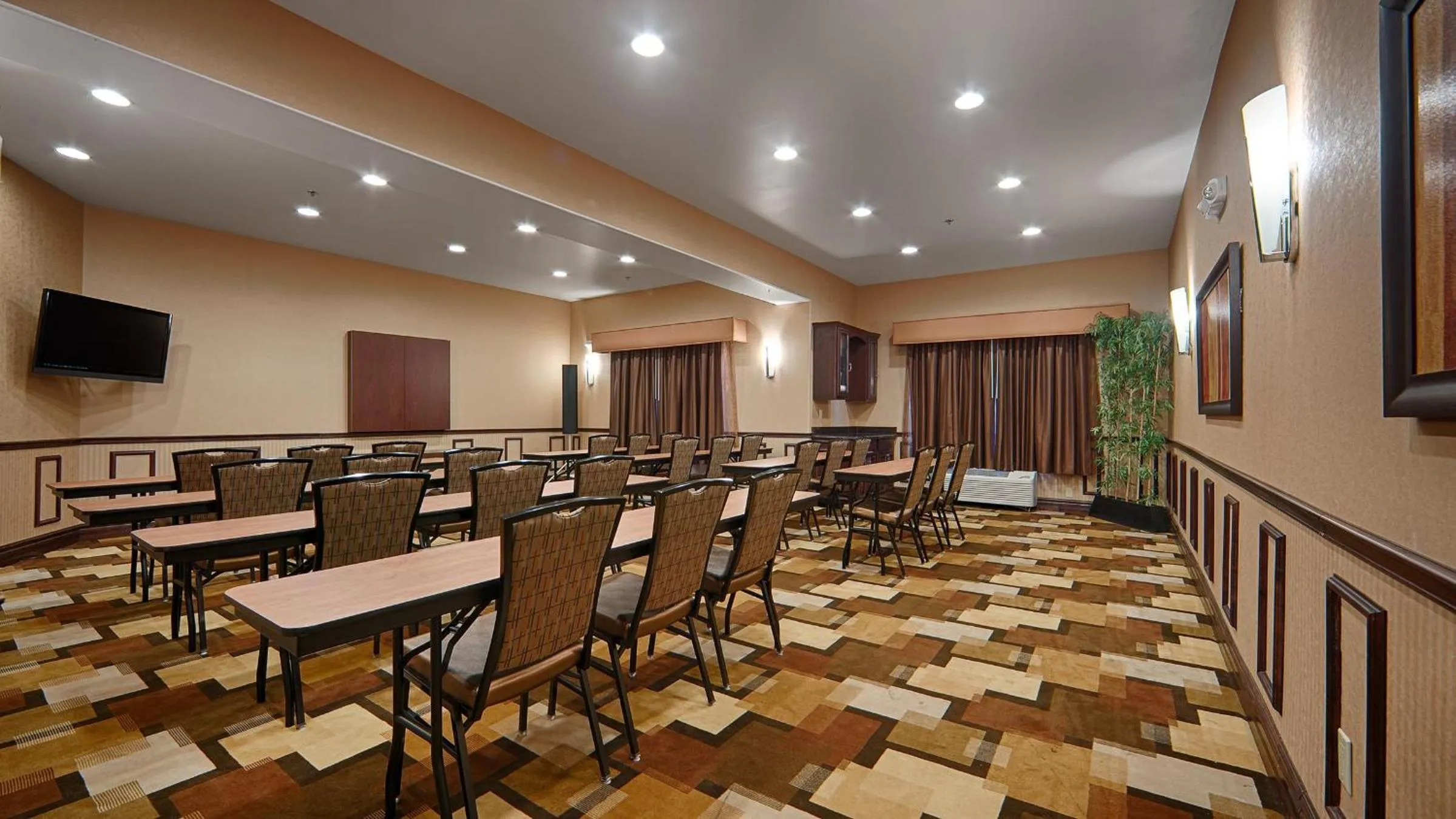 Meeting/conference room in Best Western Plus KC Speedway Inn & Suites