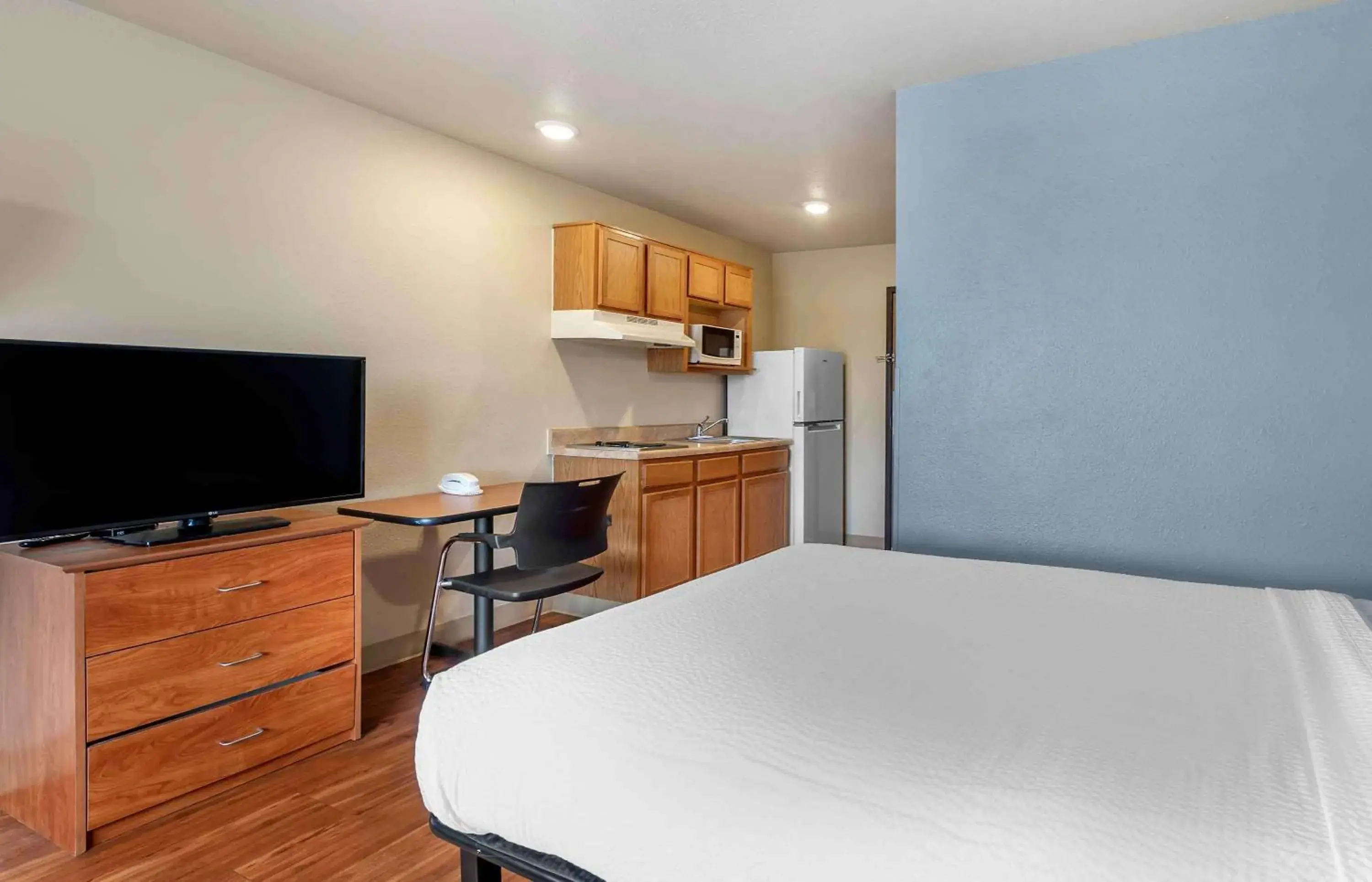 Bedroom in Extended Stay America Select Suites - Wichita - North Bedroom in Extended Stay America Select Suites - Wichita - North