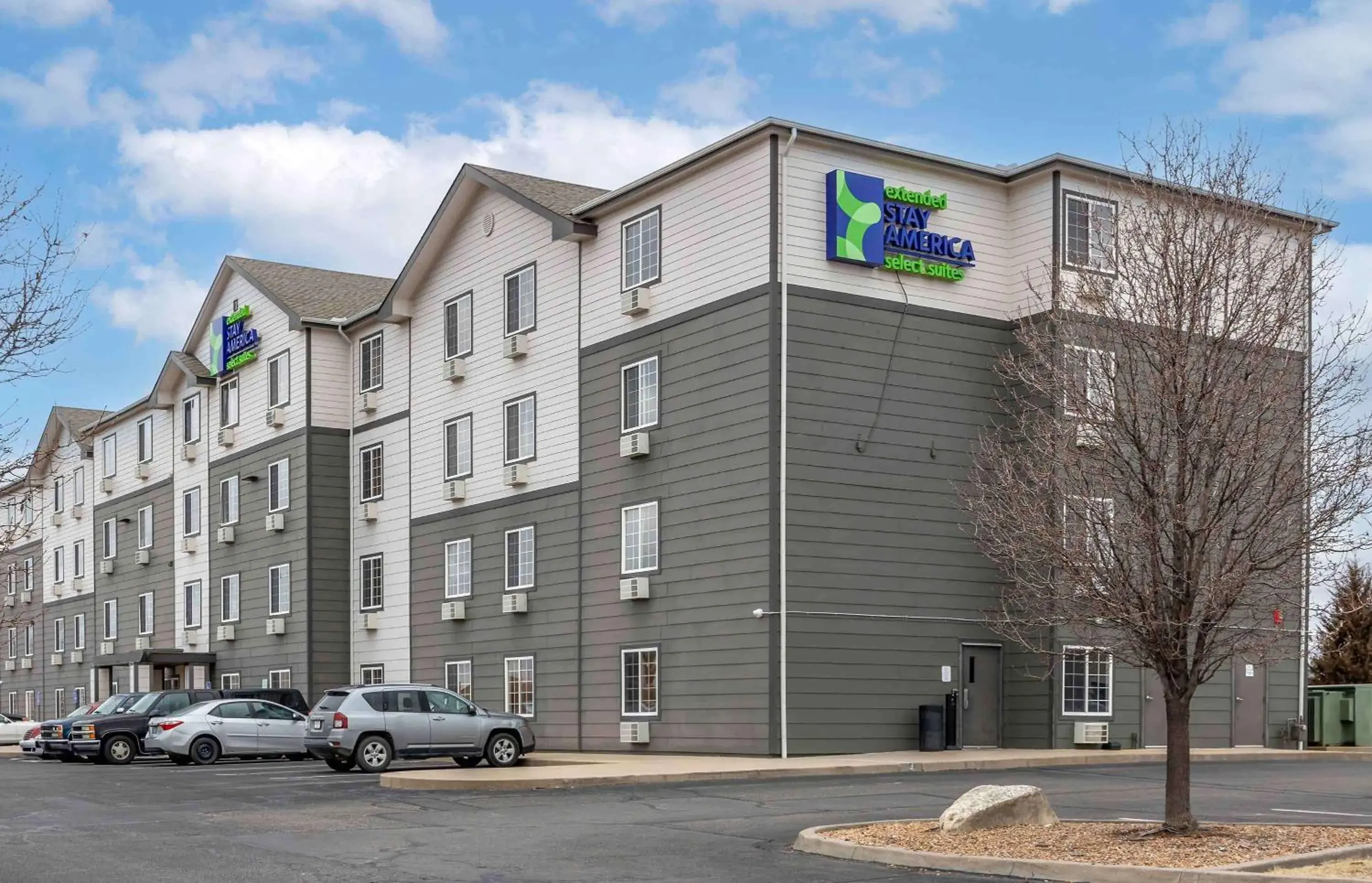 Property building in Extended Stay America Select Suites - Wichita - North Property building in Extended Stay America Select Suites - Wichita - North