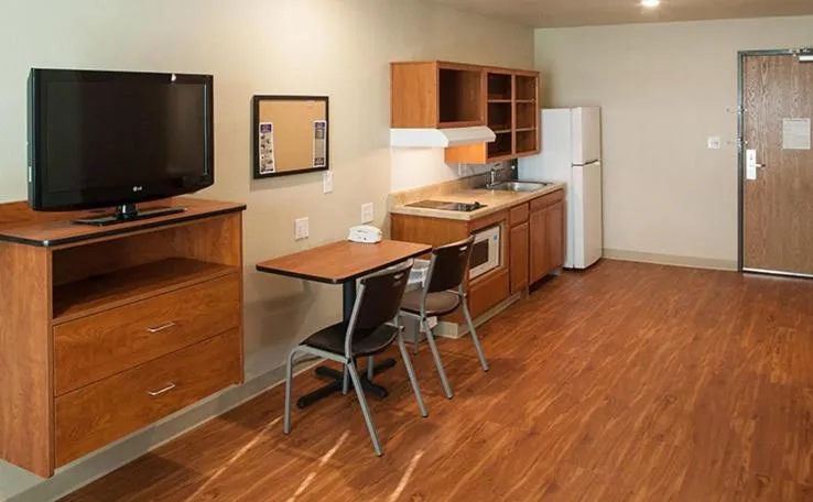 Kitchen or kitchenette in Extended Stay America Select Suites - Wichita - North