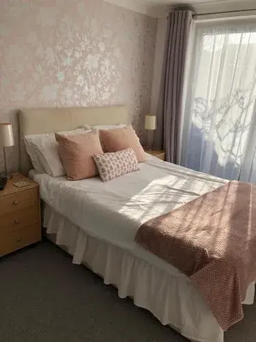 Basingstoke En Suite Room in Garden Annex Basingstoke En Suite Room in Garden Annex