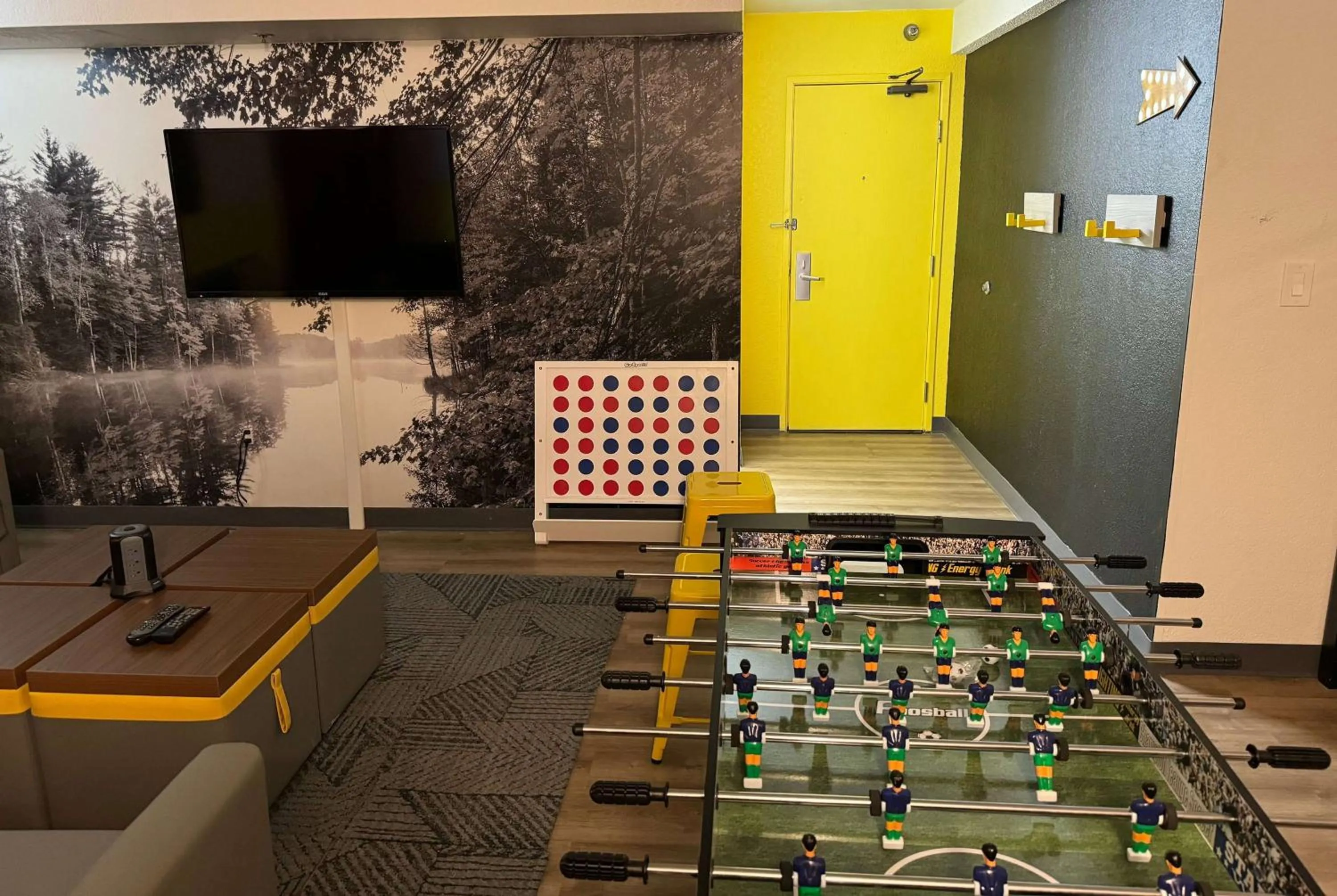 Photo of the whole room in Super 8 by Wyndham Bloomington/Airport