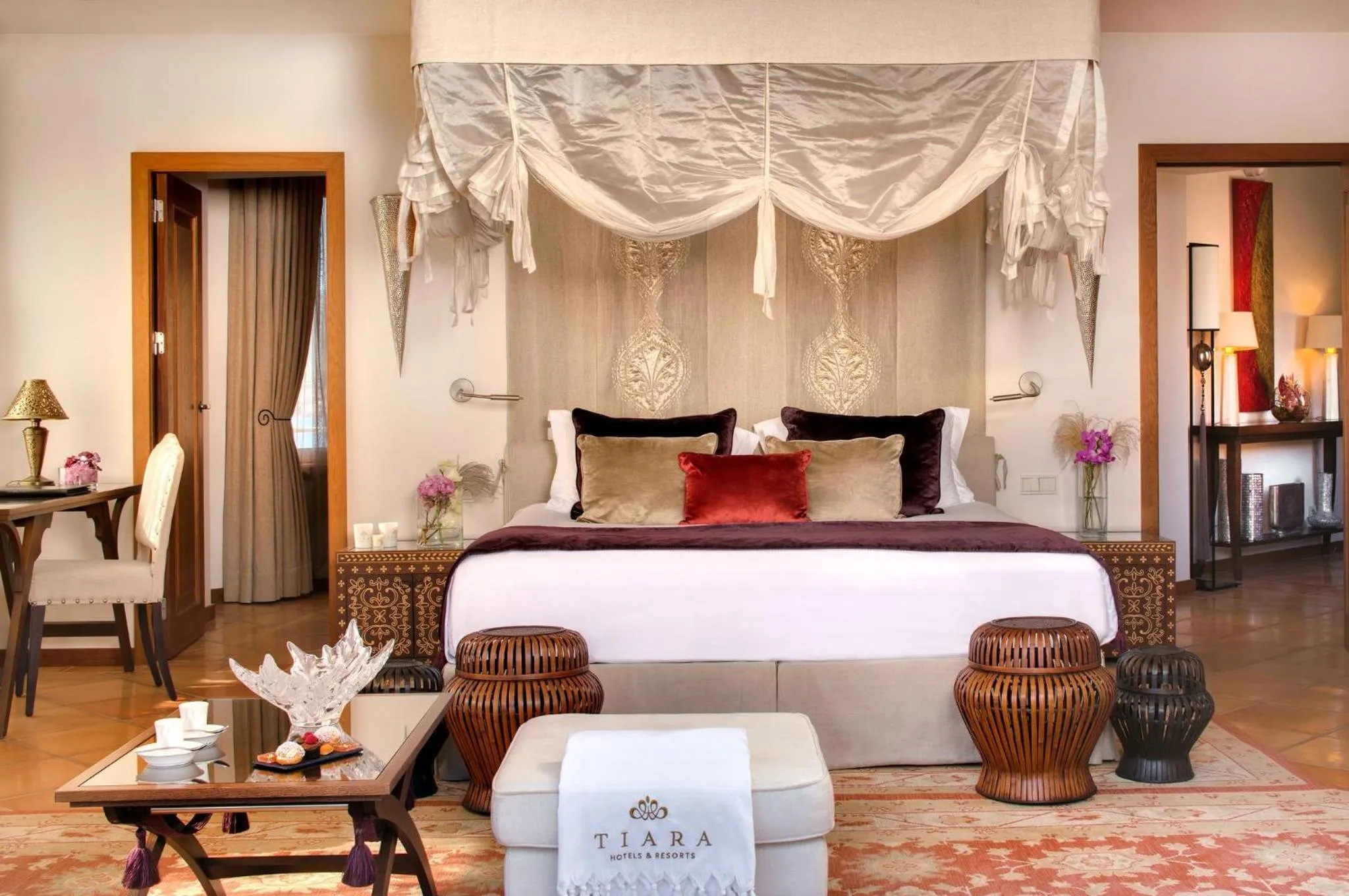 Photo of the whole room, Bed in Tiara Miramar Beach Resort