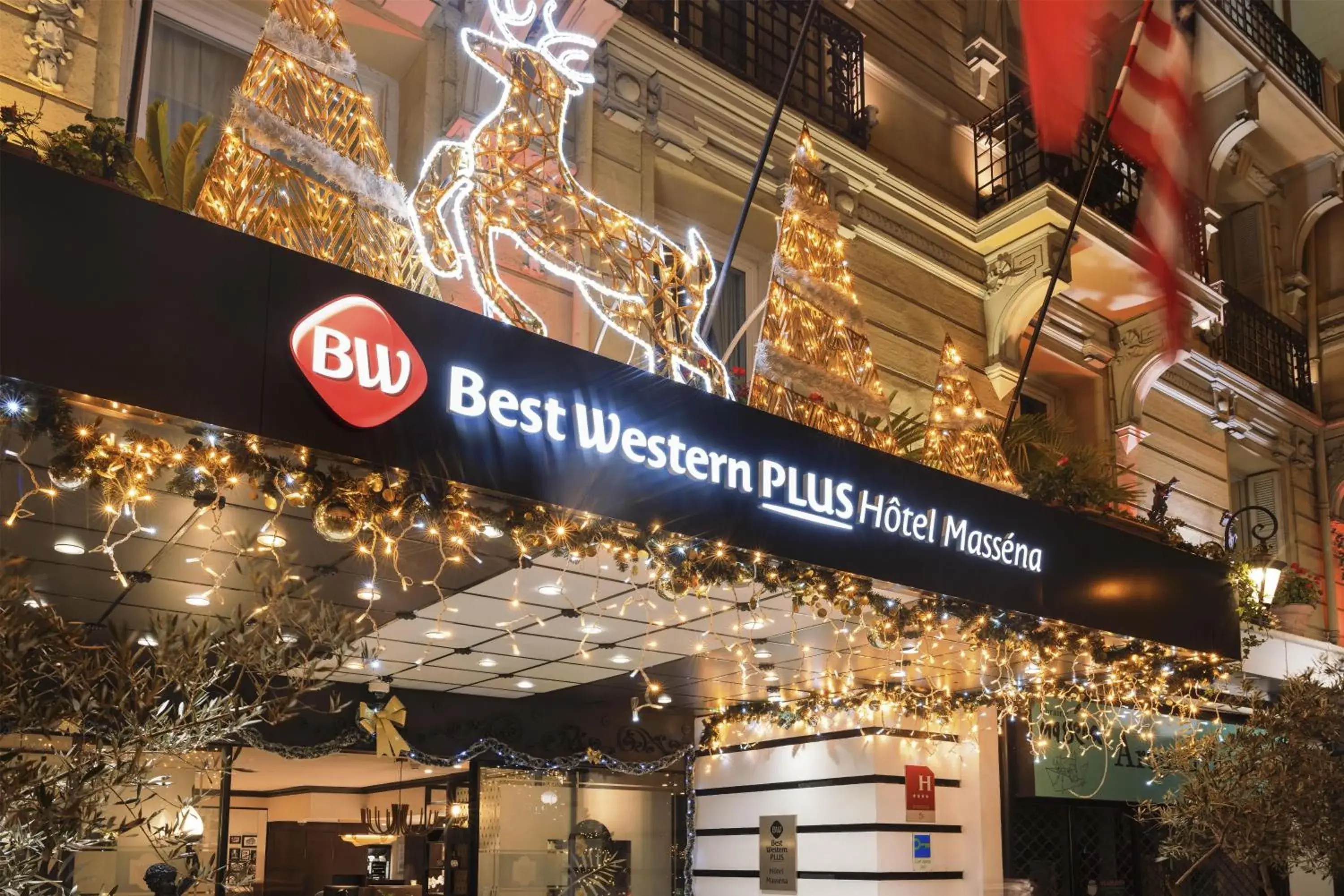 Property building in Best Western Plus Hôtel Massena Nice Property building in Best Western Plus Hôtel Massena Nice