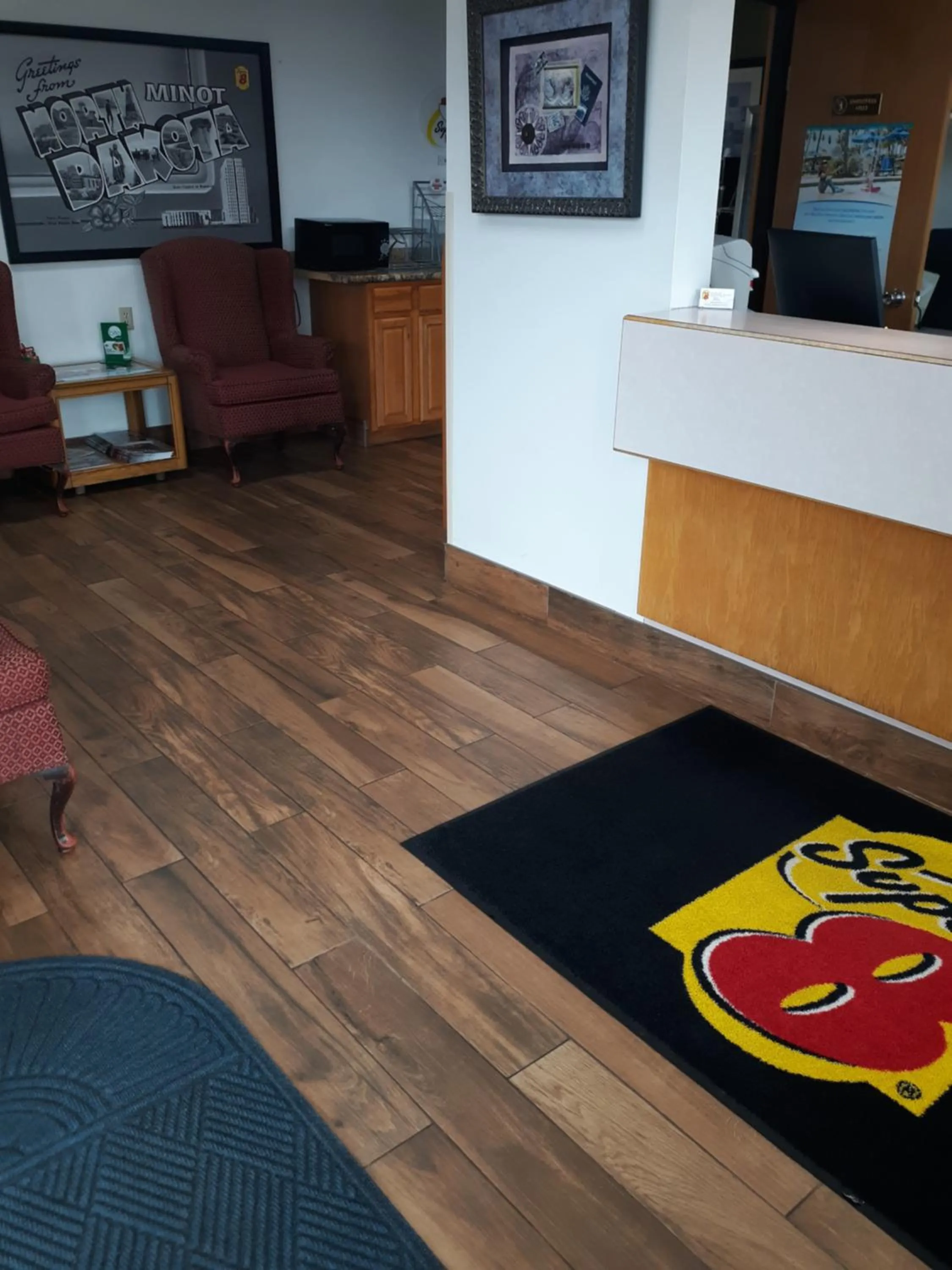 Lobby or reception in Super 8 by Wyndham Minot Airport