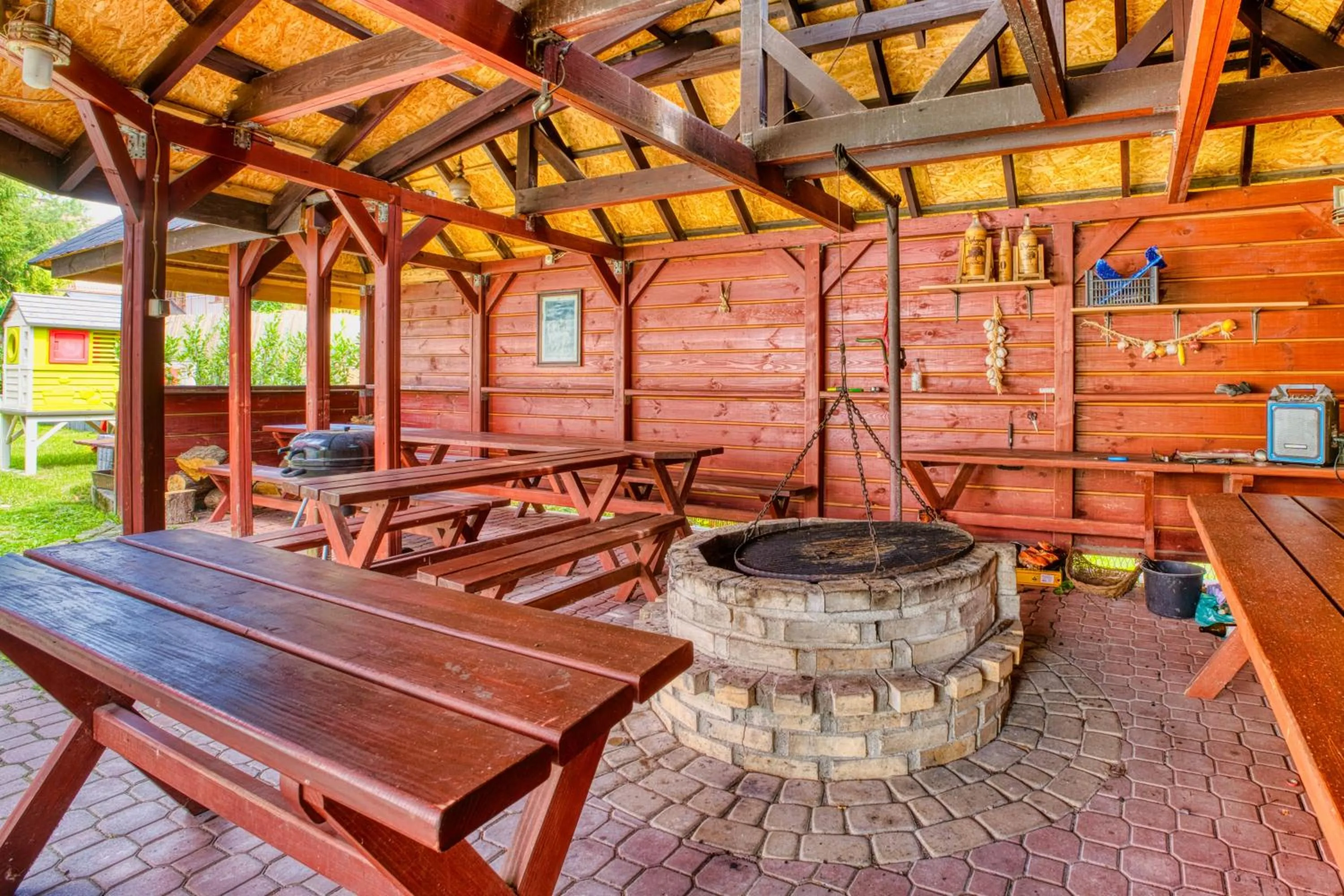 BBQ facilities in Ada