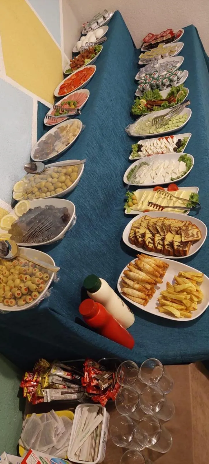 Food in Alya Suite Rezidans