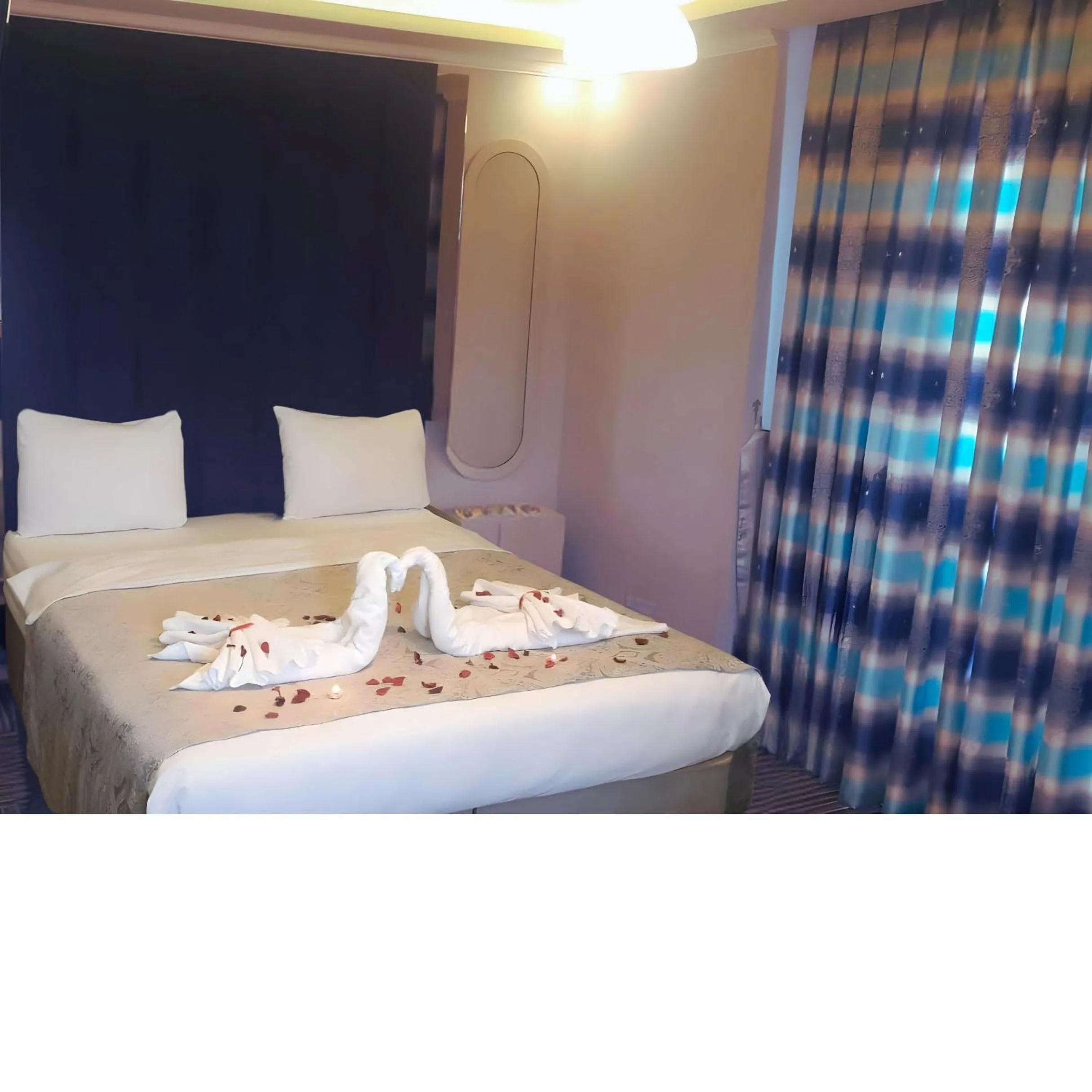 Bed in Alya Suite Rezidans