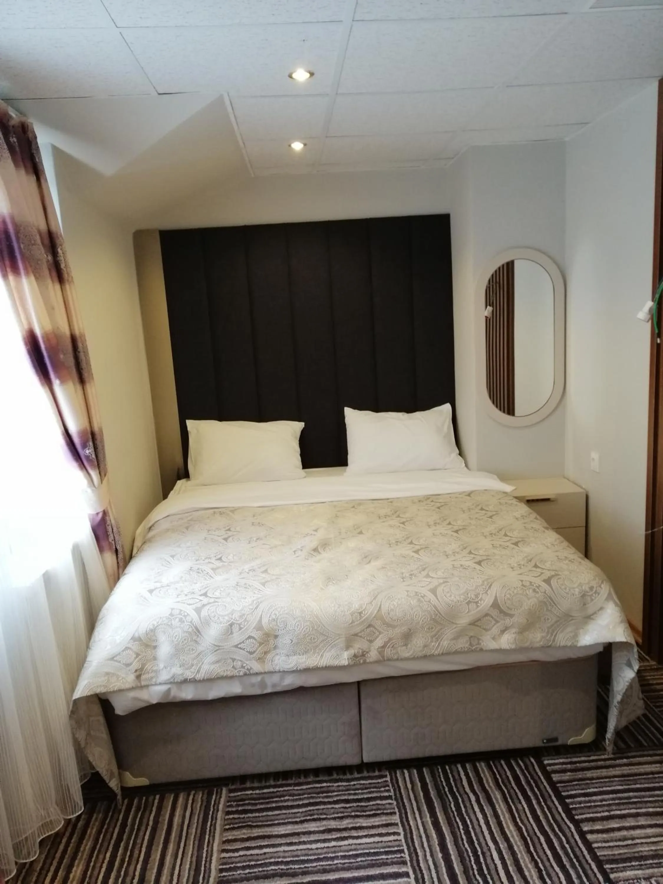 Bedroom, Bed in Alya Suite Rezidans