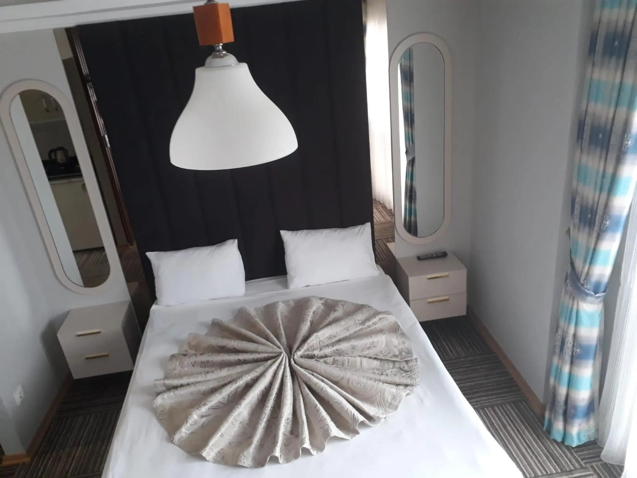 Bed in Alya Suite Rezidans