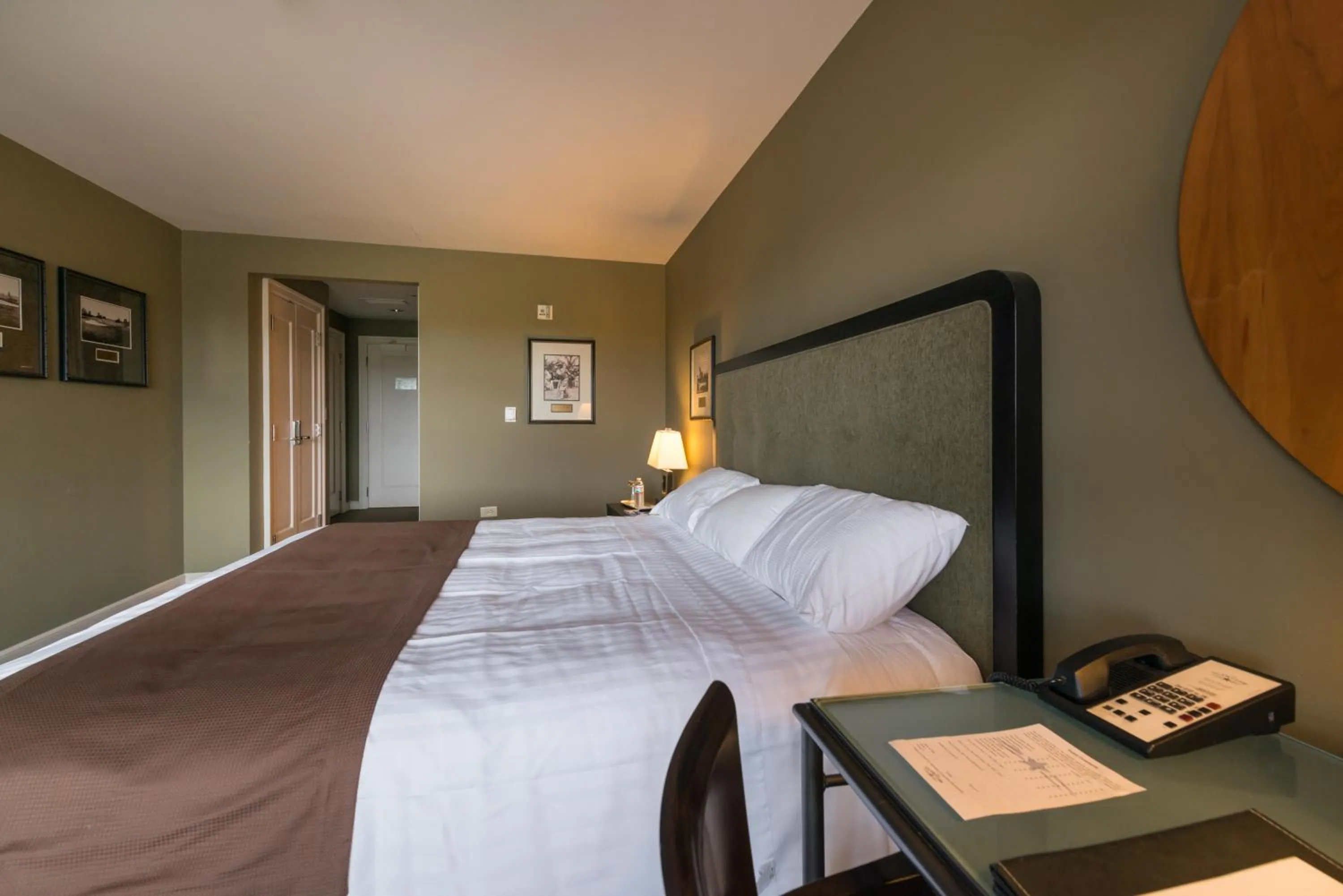 Property building, Bed in The Glen Club