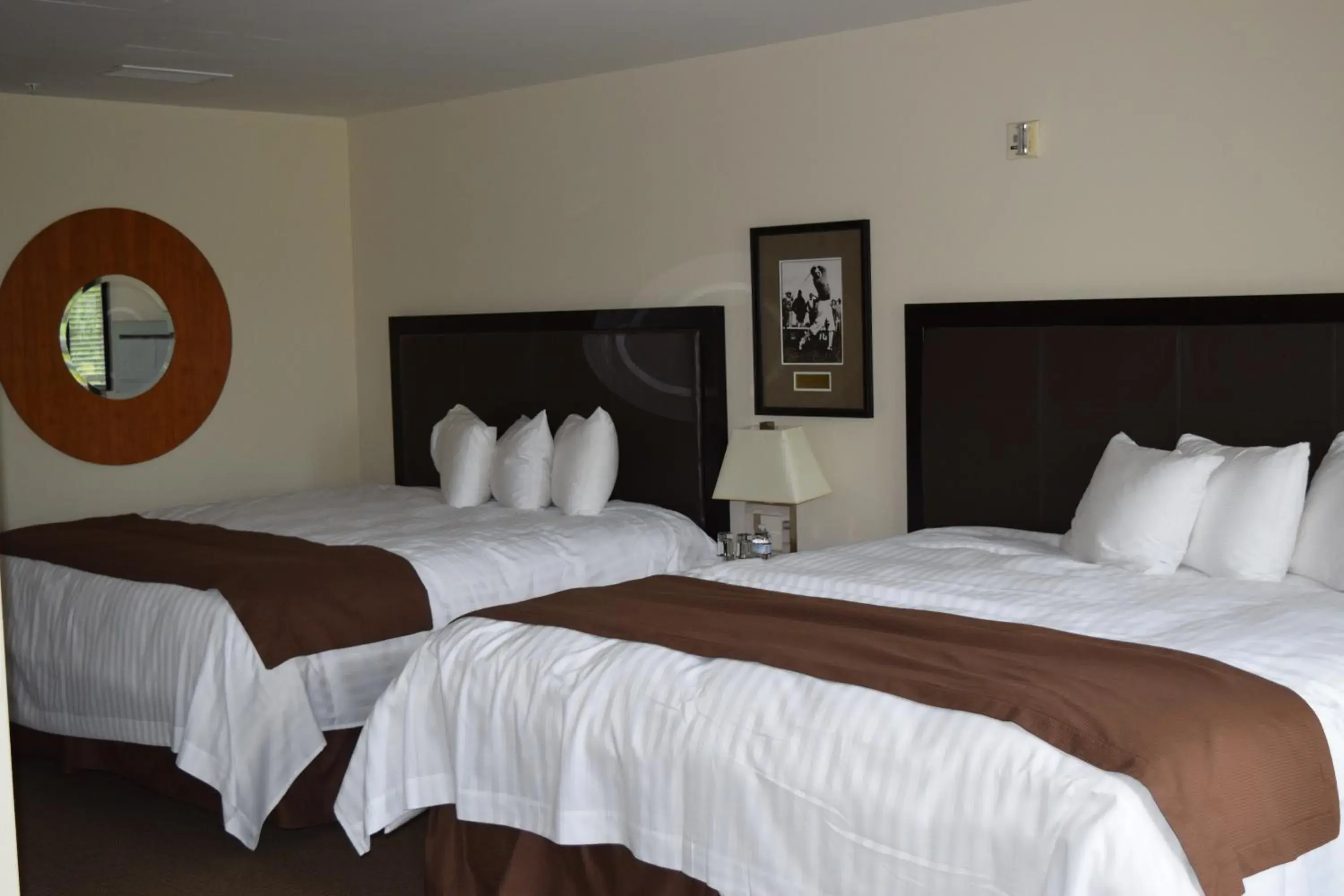 Classic Double Room with Shower in The Glen Club Classic Double Room with Shower in The Glen Club