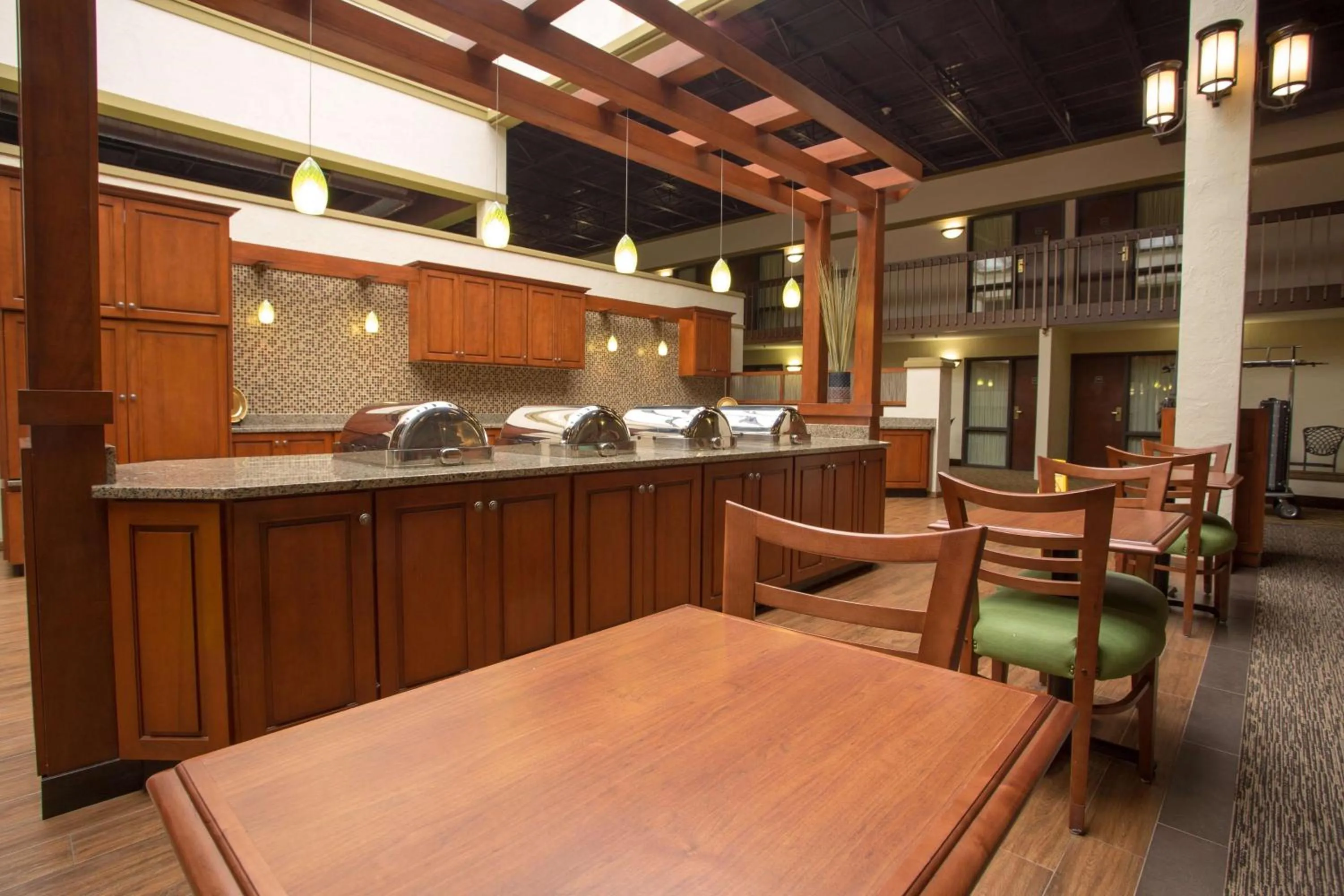 Restaurant/places to eat in Drury Inn & Suites St. Louis Convention Center