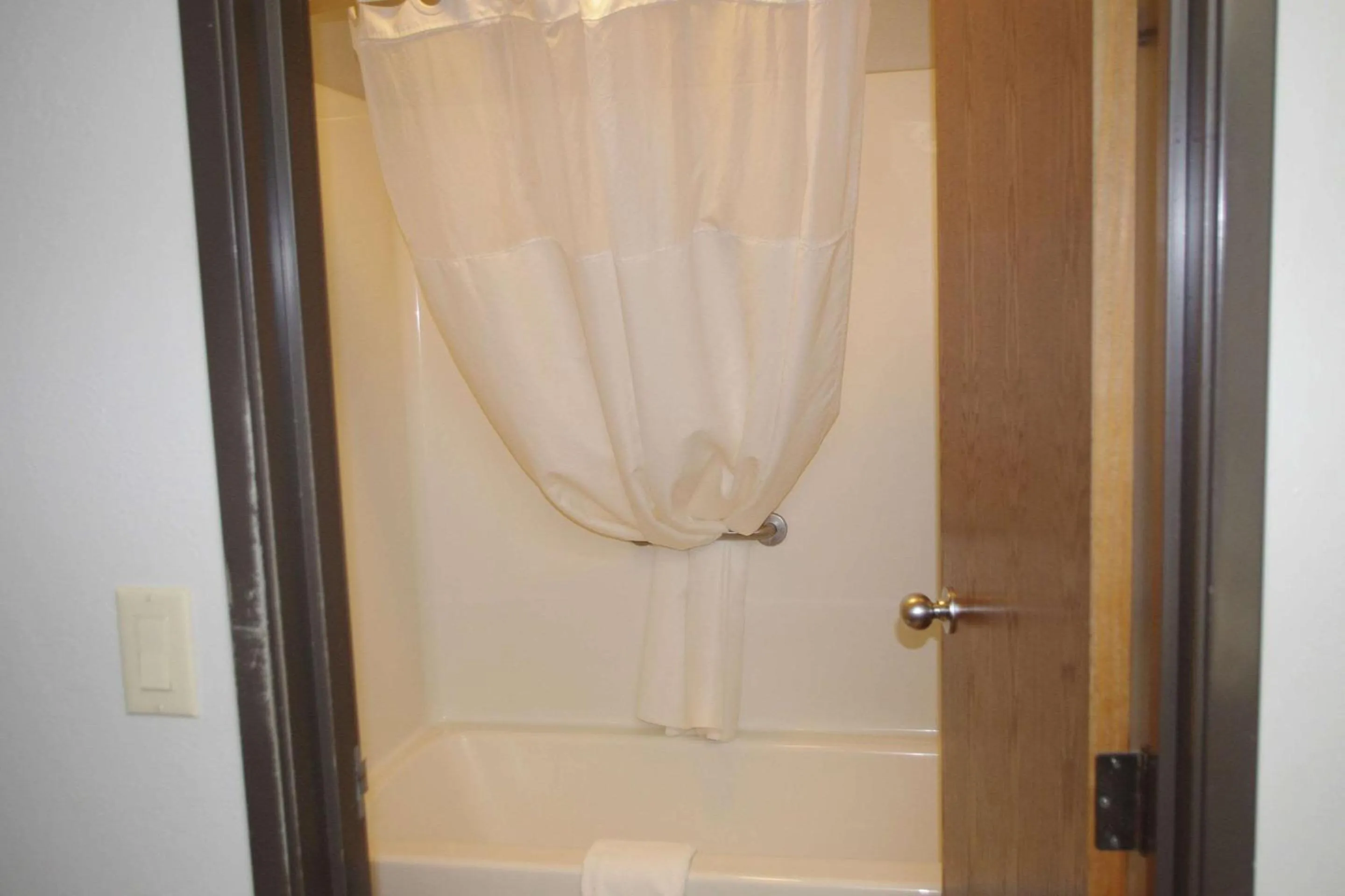 Bedroom, Bathroom in Econo Lodge