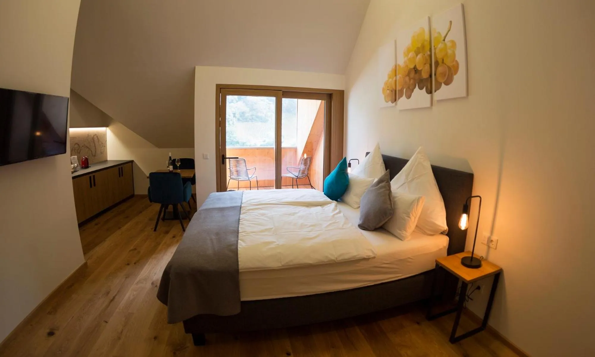 Photo of the whole room, Bed in Rieslingquartier - Mosel Wein Hotel