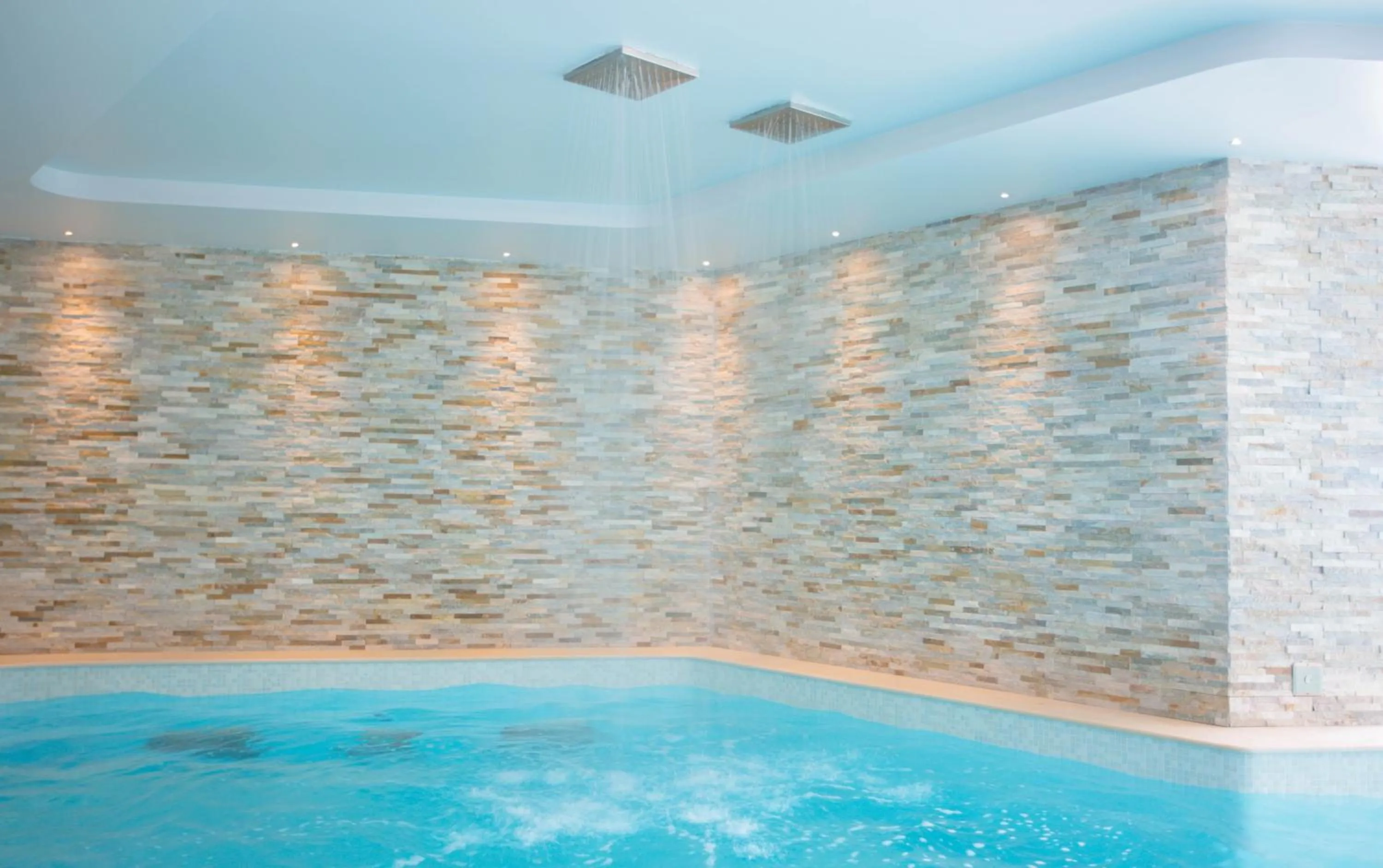 Hot Spring Bath in Les Terrasses d'Eze - Hôtel & Spa